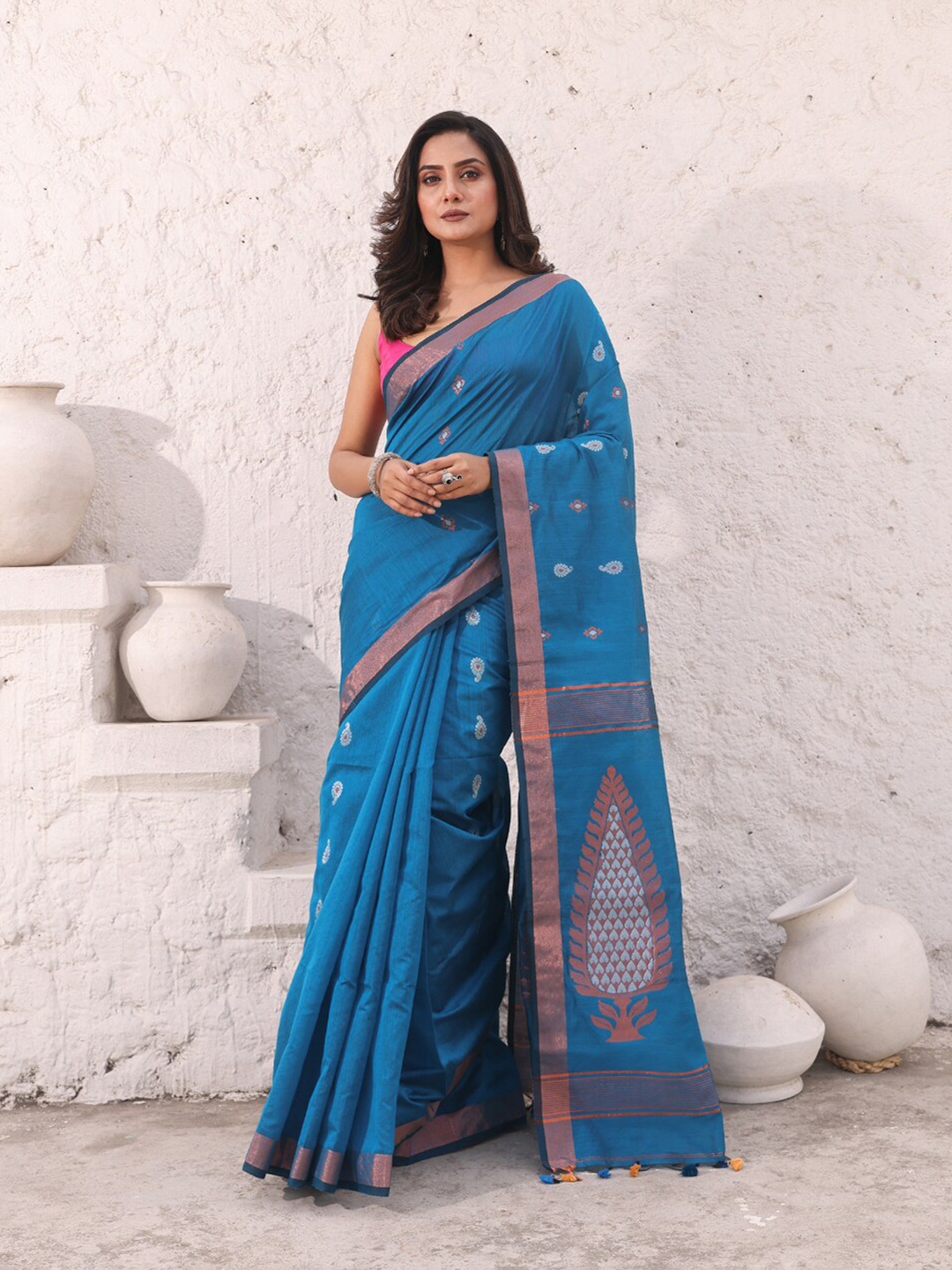 

Charukriti Ethnic Motifs Woven Design Zari Saree, Blue