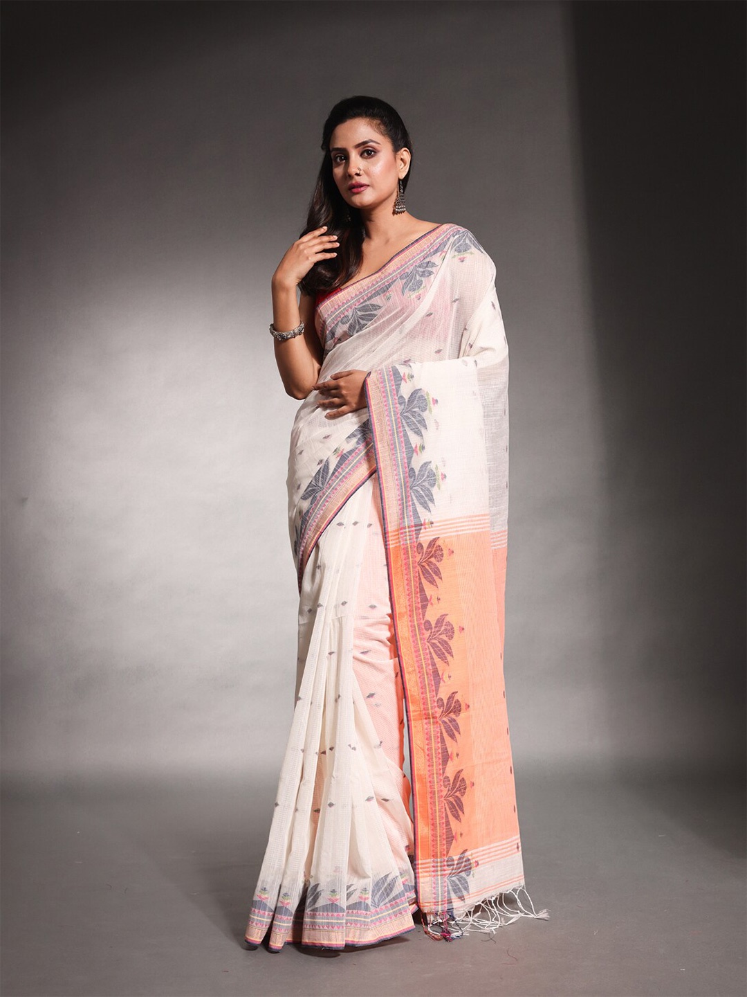

Charukriti Floral Woven Design Zari Saree, White