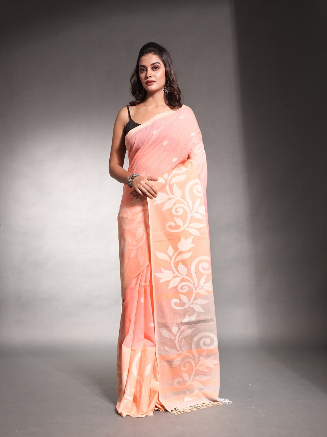 

Charukriti Woven Design Pure Cotton Saree, Peach
