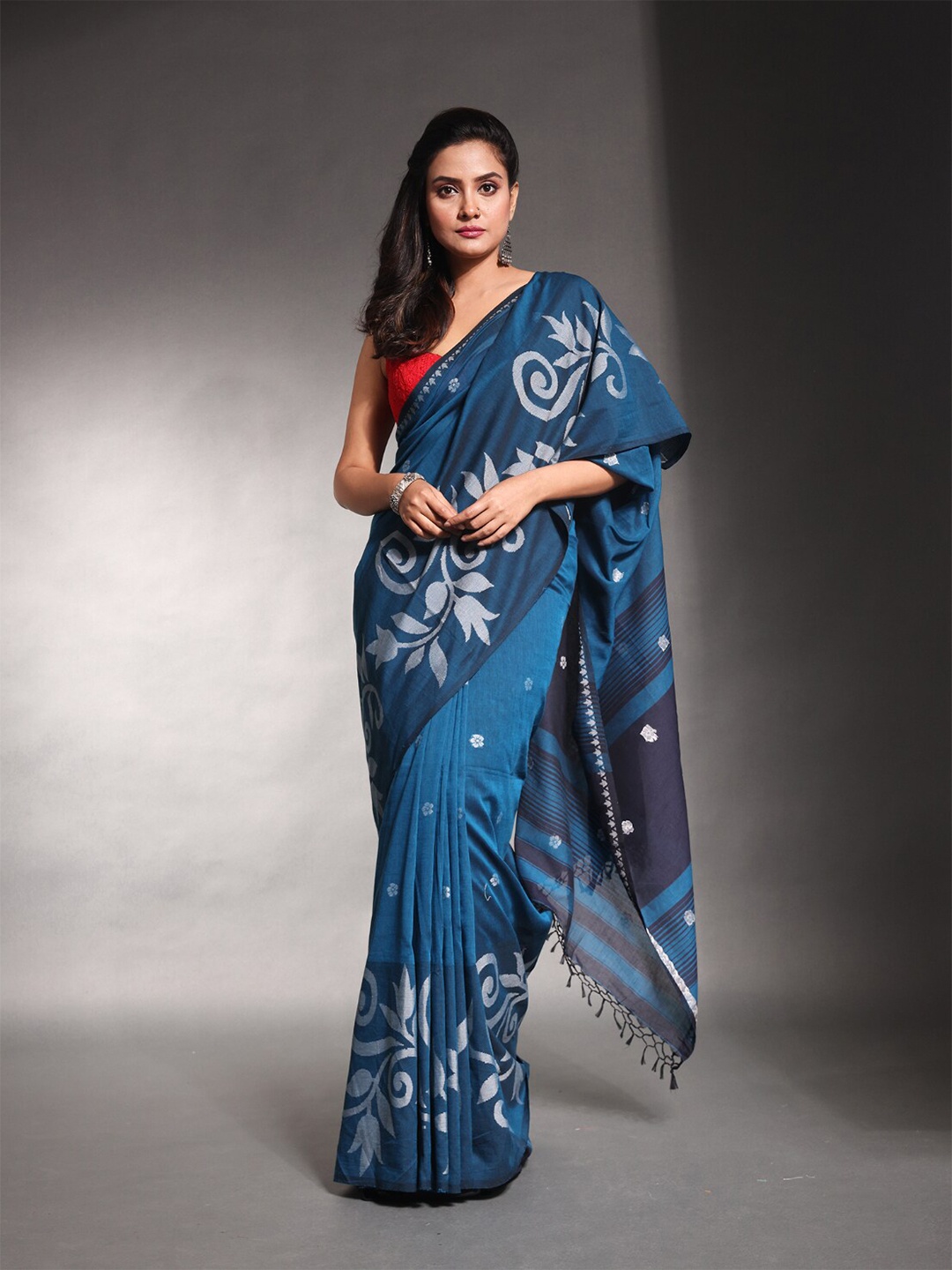

Charukriti Ethnic Motifs Pure Cotton Saree, Teal