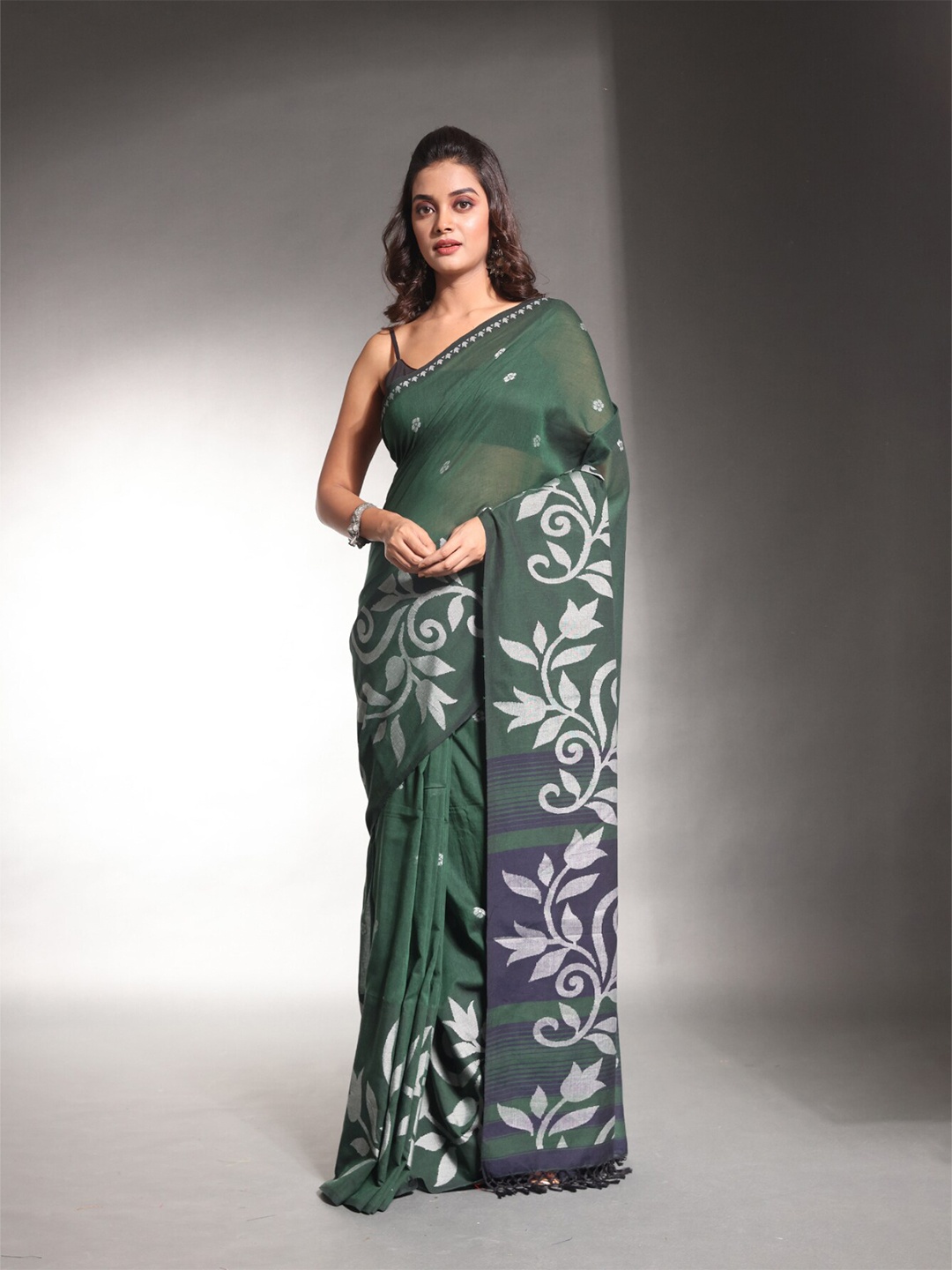 

Charukriti Ethnic Motifs Woven Design Zari Pure Cotton Saree, Green