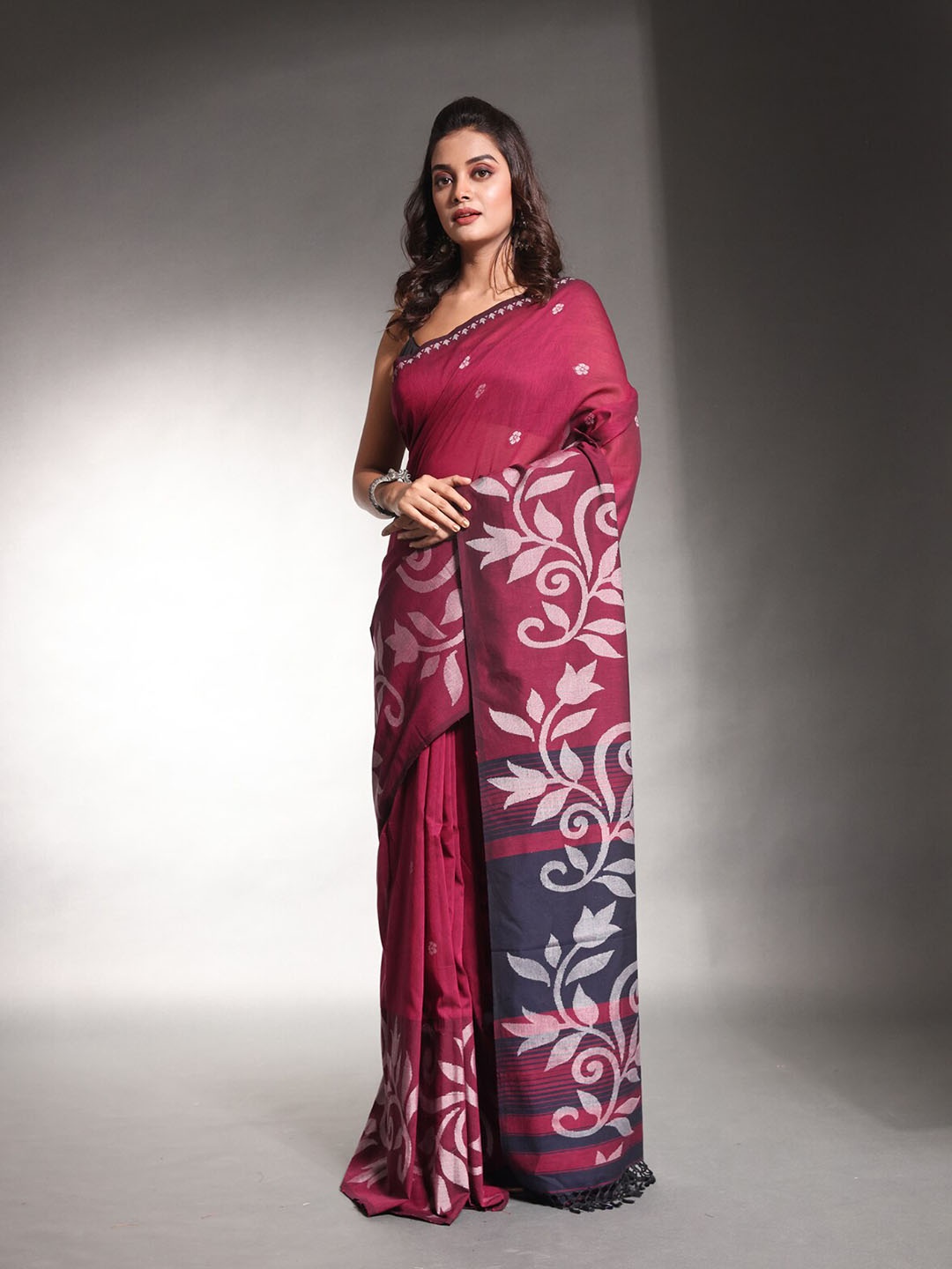 

Charukriti Ethnic Motifs Pure Cotton Saree, Magenta