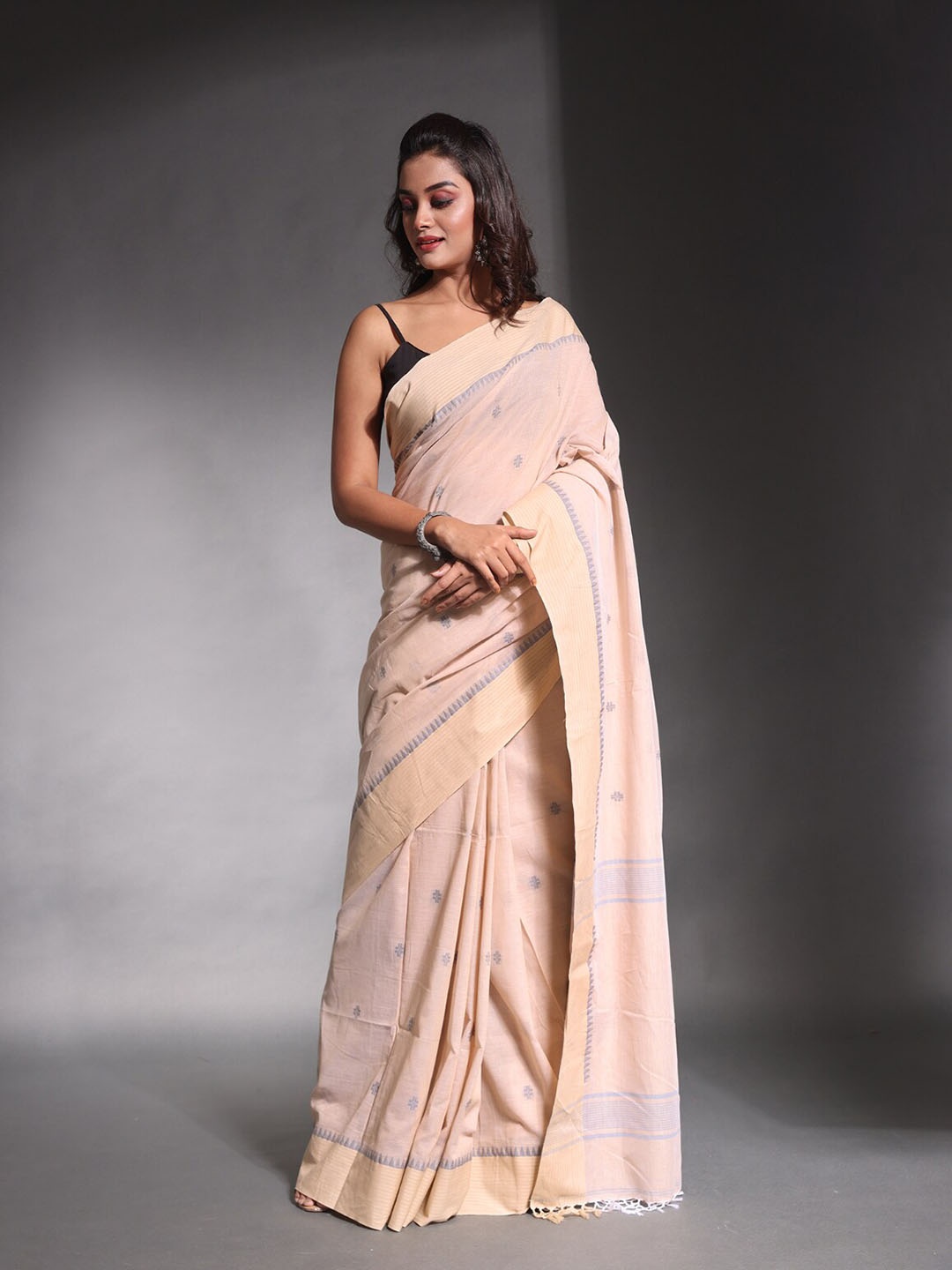 

Charukriti Ethnic Motifs Woven Design Pure Cotton Saree, Beige