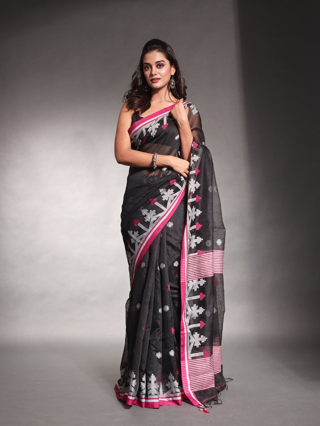 

Charukriti Silk Cotton Saree, Black