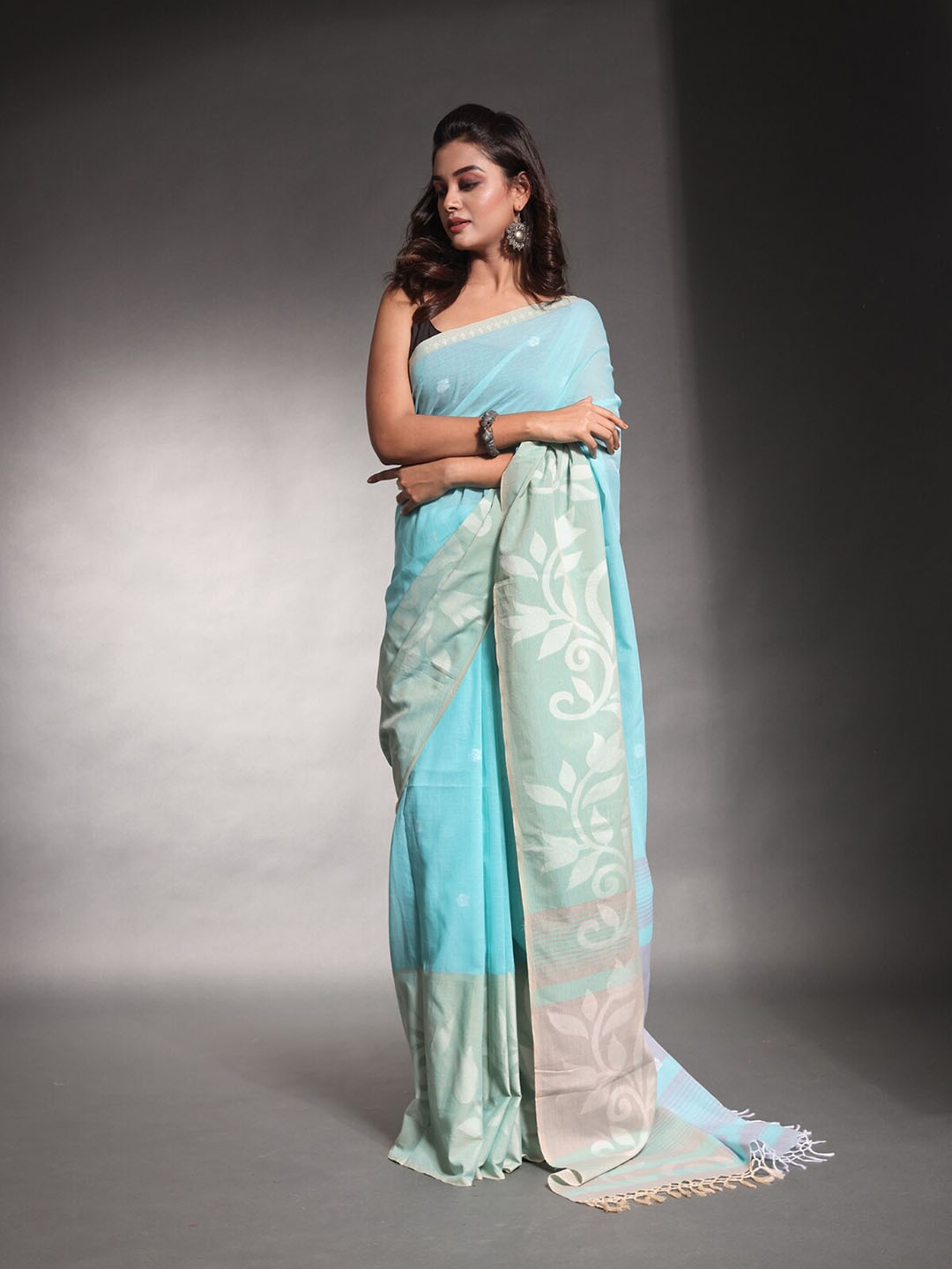 

Charukriti Ethnic Motifs Zari Pure Cotton Saree, Sea green