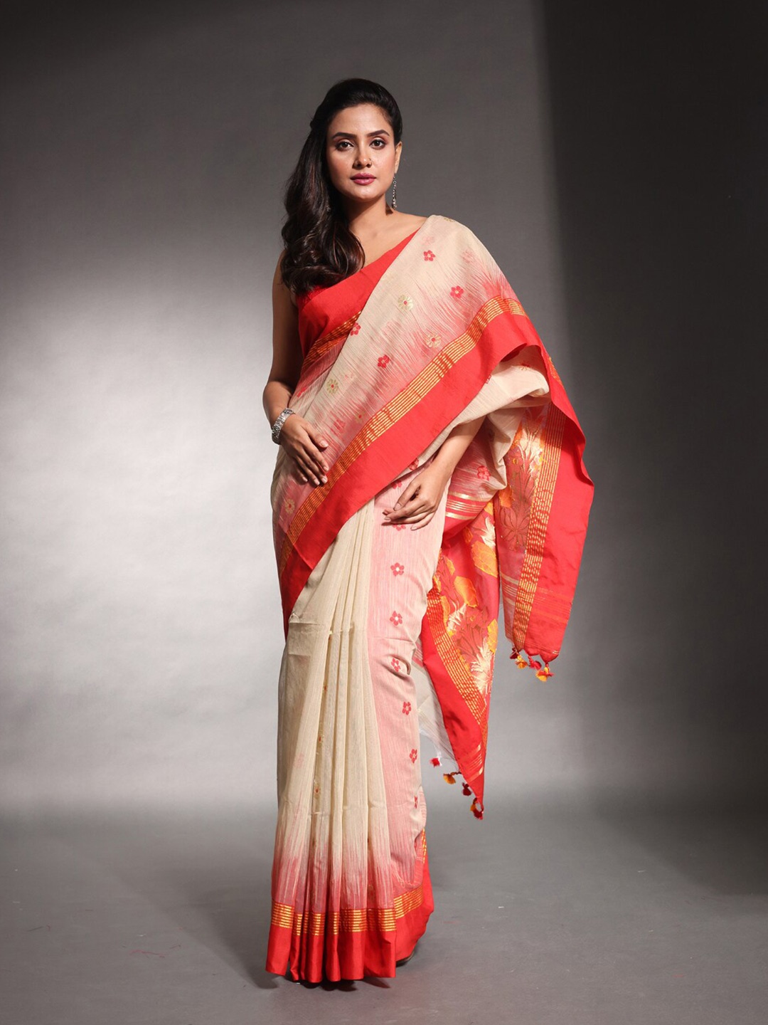 

Charukriti Ethnic Motifs Zari Ikat Saree, Beige