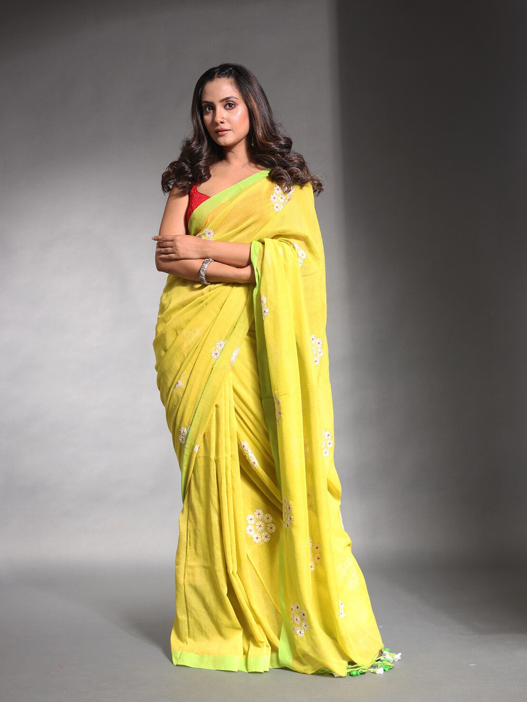 

Charukriti Floral Embroidered Pure Cotton Saree, Lime green