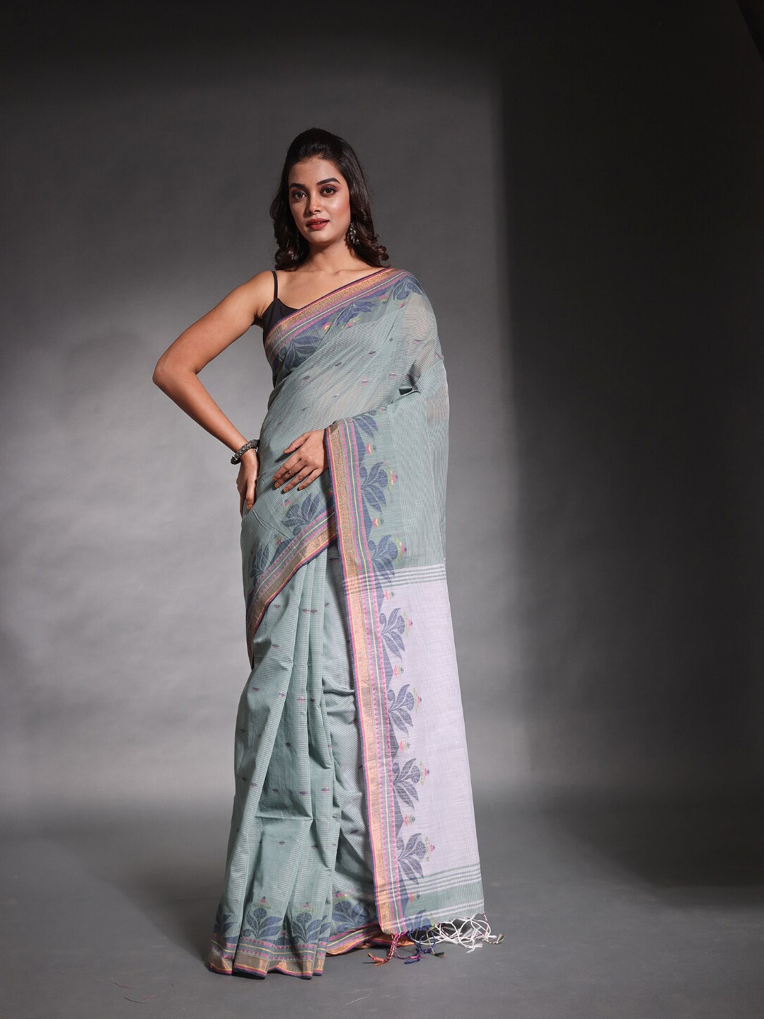 

Charukriti Ethnic Motifs Woven Design Zari Saree, Green