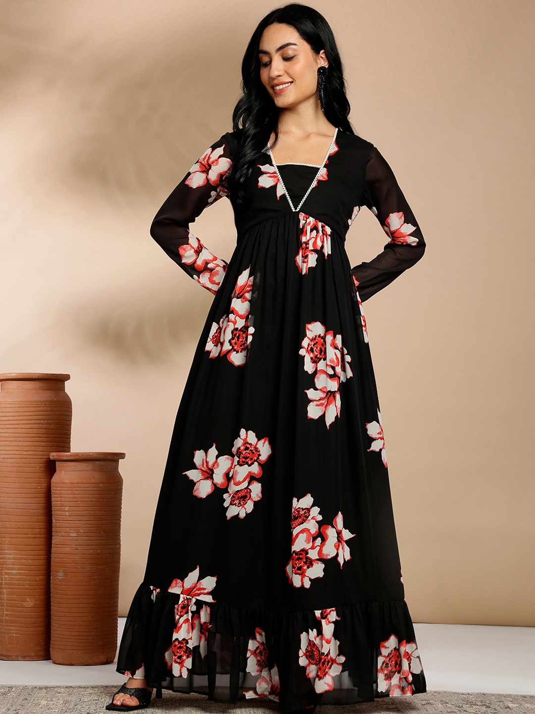 

Anouk Floral Printed V-Neck Regular Kurta with Trousers, Black