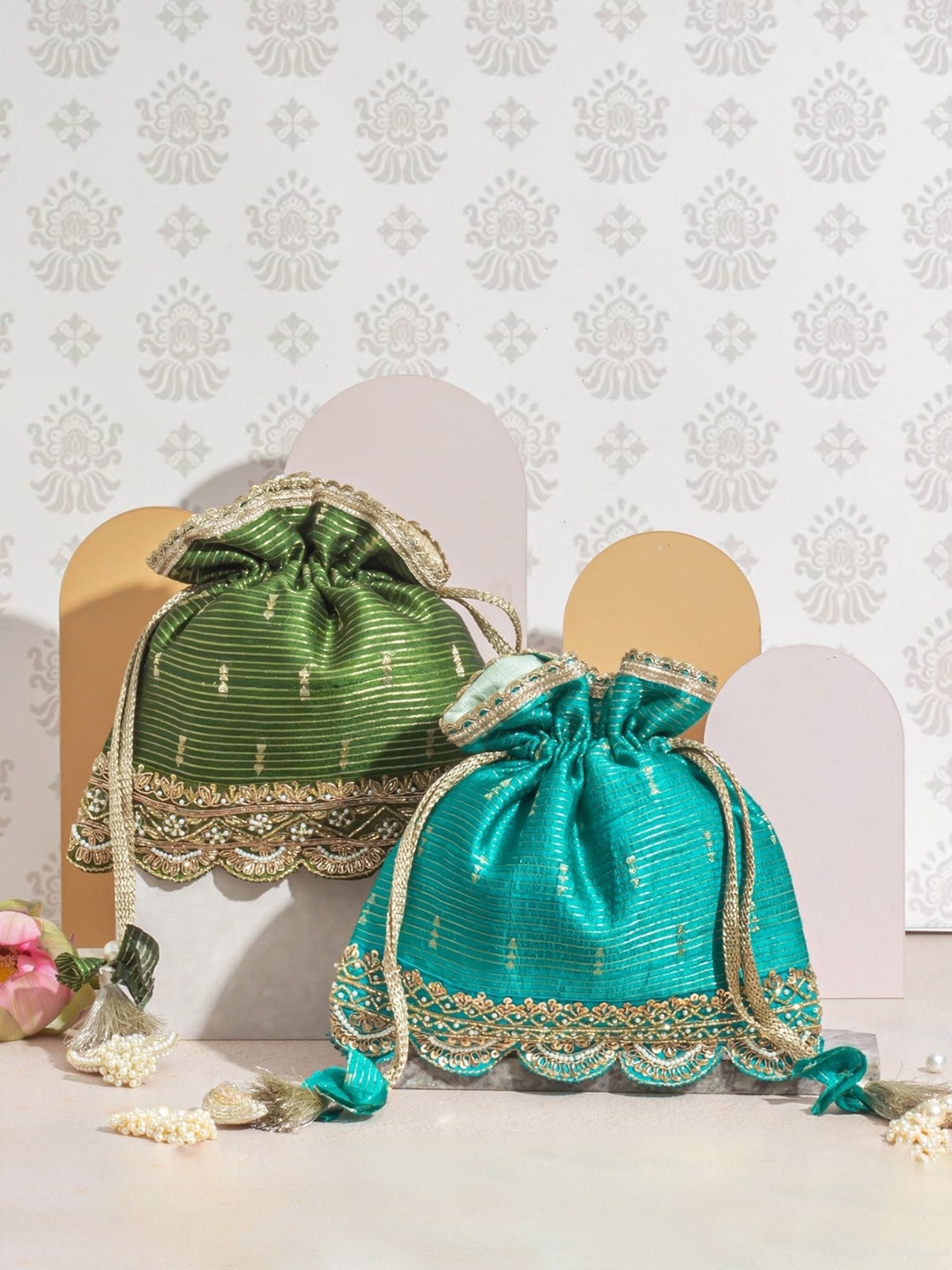 

AMYRA Embroidered Potli With Wrist Loop, Green
