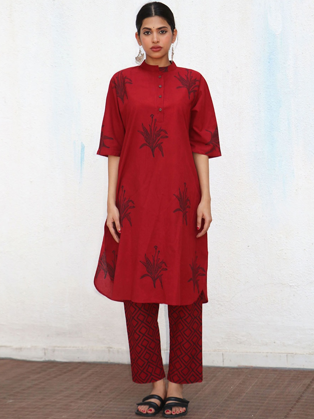 

Chidiyaa Ethnic Motifs Printed Regular Pure Cotton Kurta with Trouser, Red