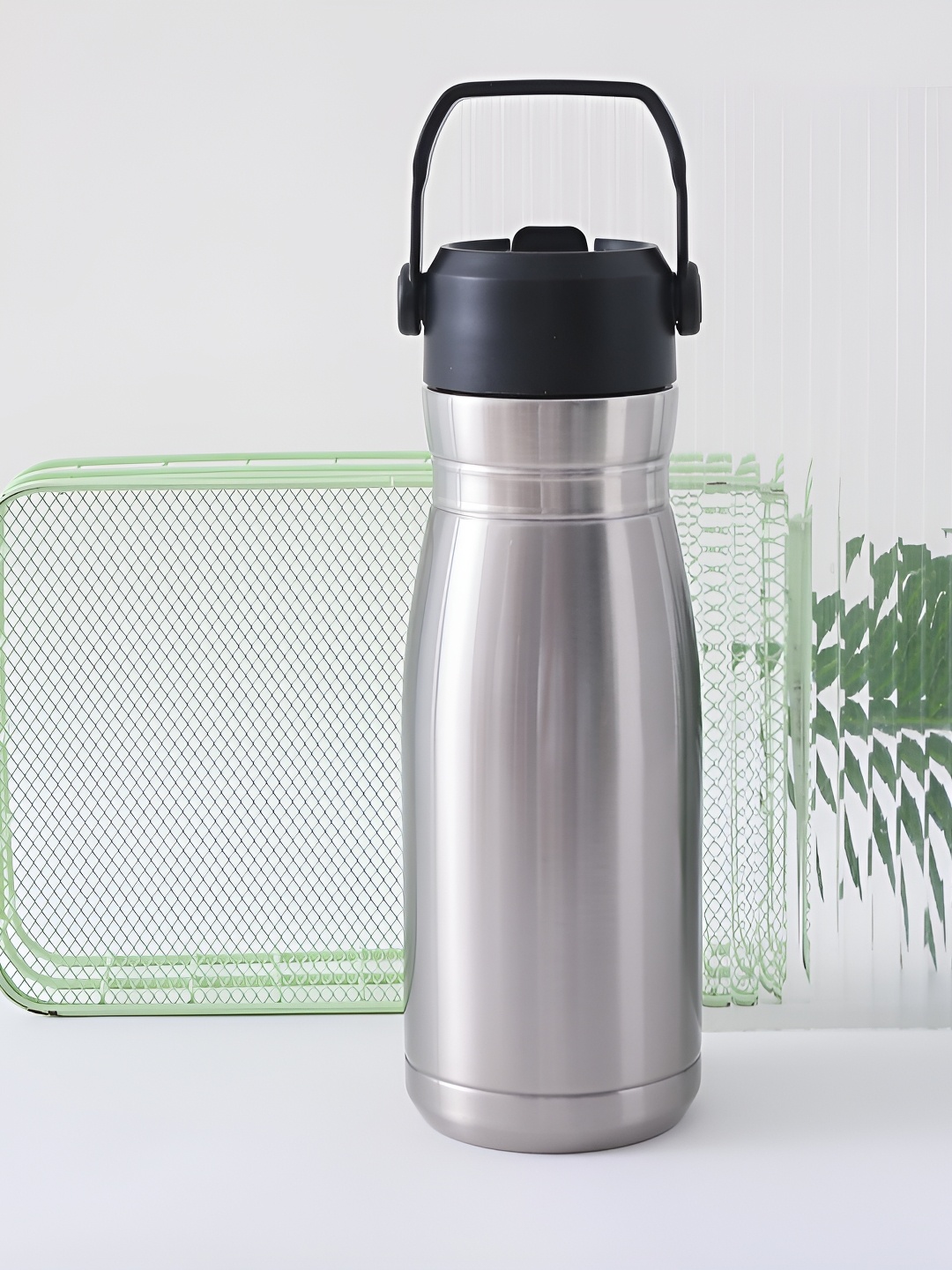 

UMAI Steel & Black Stainless Steel Double Wall Vacuum Water Bottle 780ml