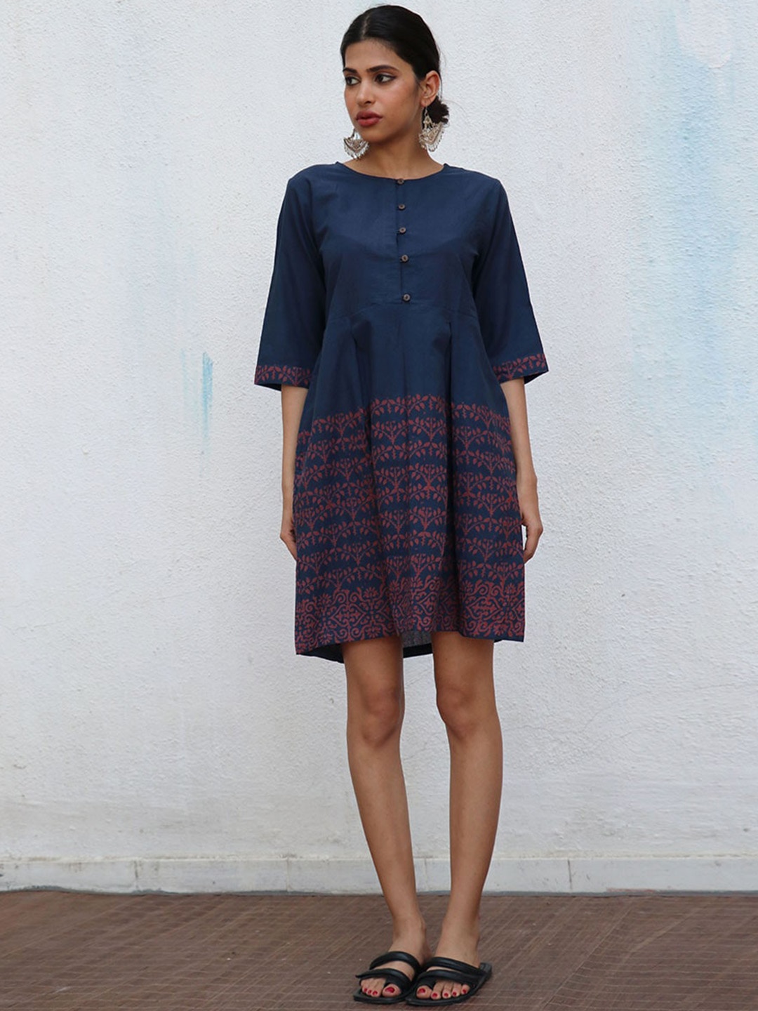 

Chidiyaa Floral Printed Round Neck Gathered Pure Cotton Ethnic Dress, Navy blue