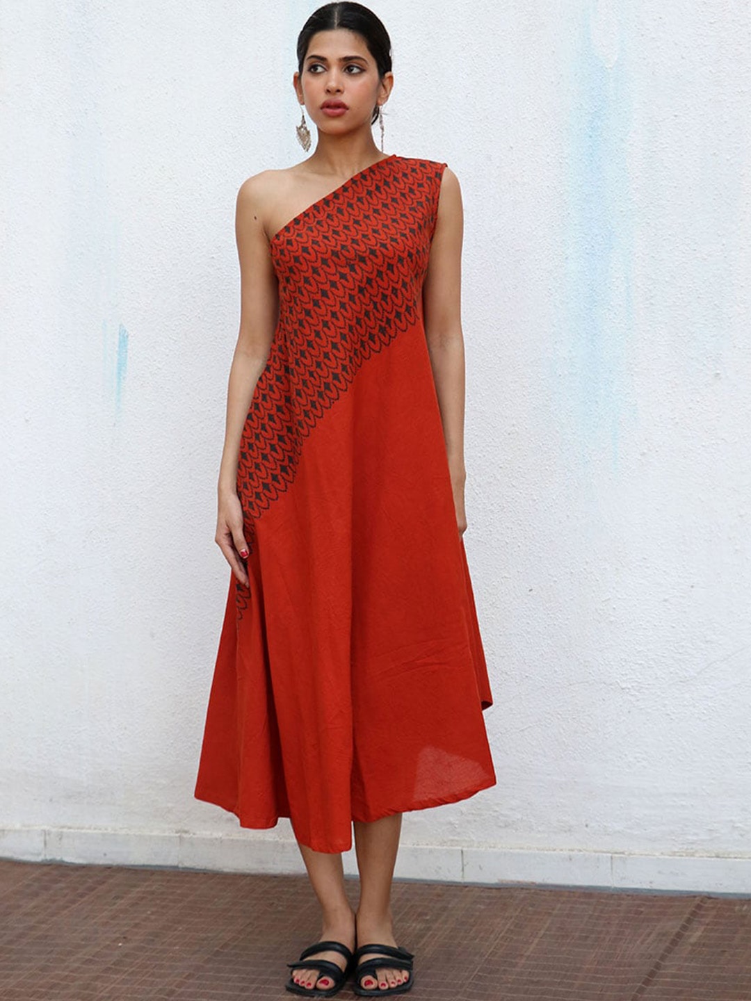 

Chidiyaa Floral Printed One Shoulder Pure Cotton A-Line Ethnic Midi Dress, Red