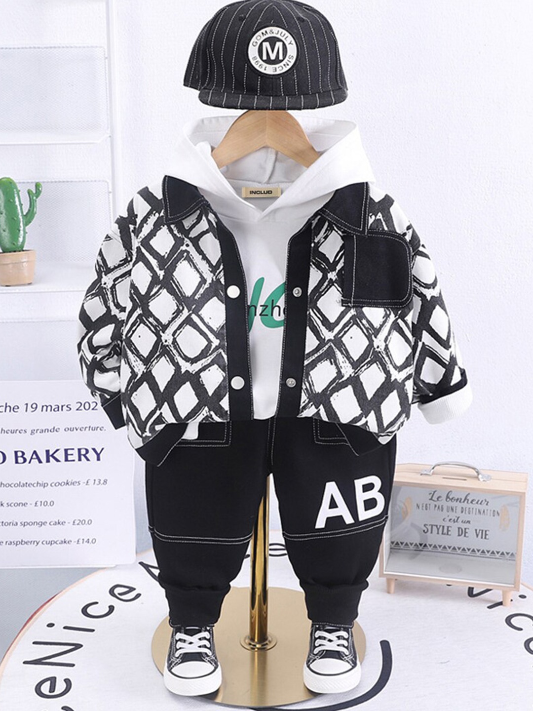 

INCLUD Boys Printed T-shirt With Jacket & Trousers, Black