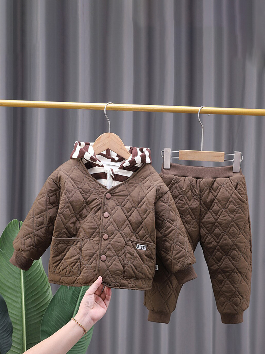 

INCLUD Boys Quilted Jacket with Trousers Set, Brown