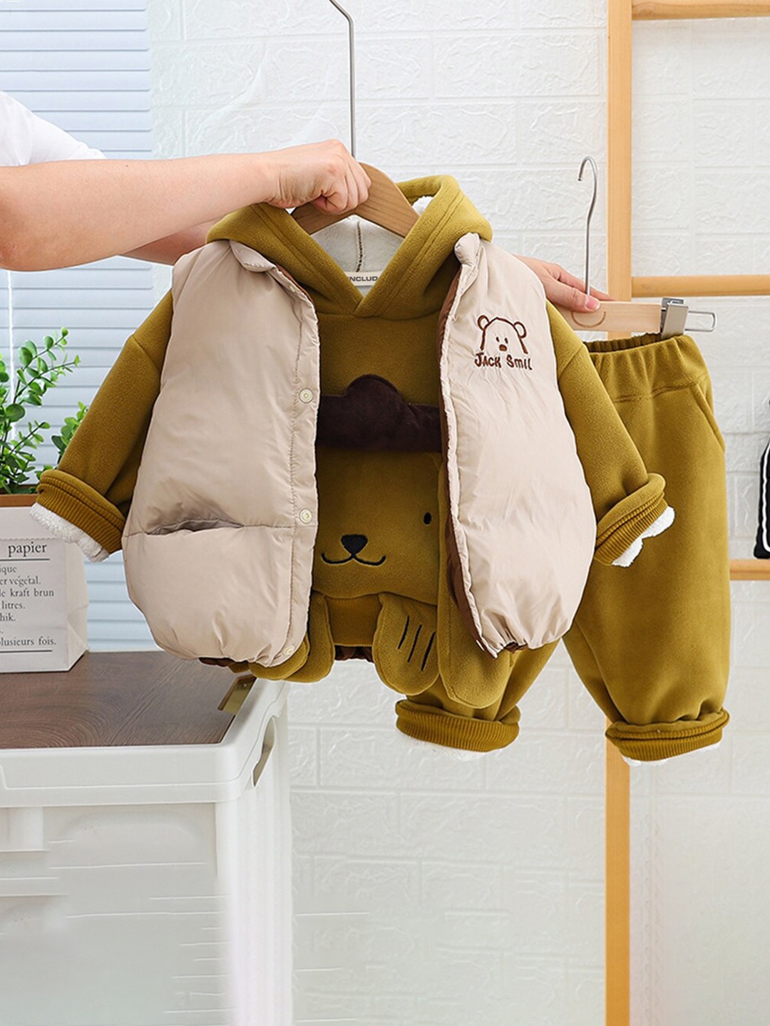 

INCLUD Boys Fleece Sweatshirt & Joggers Set with Sleeveless Jacket, Beige