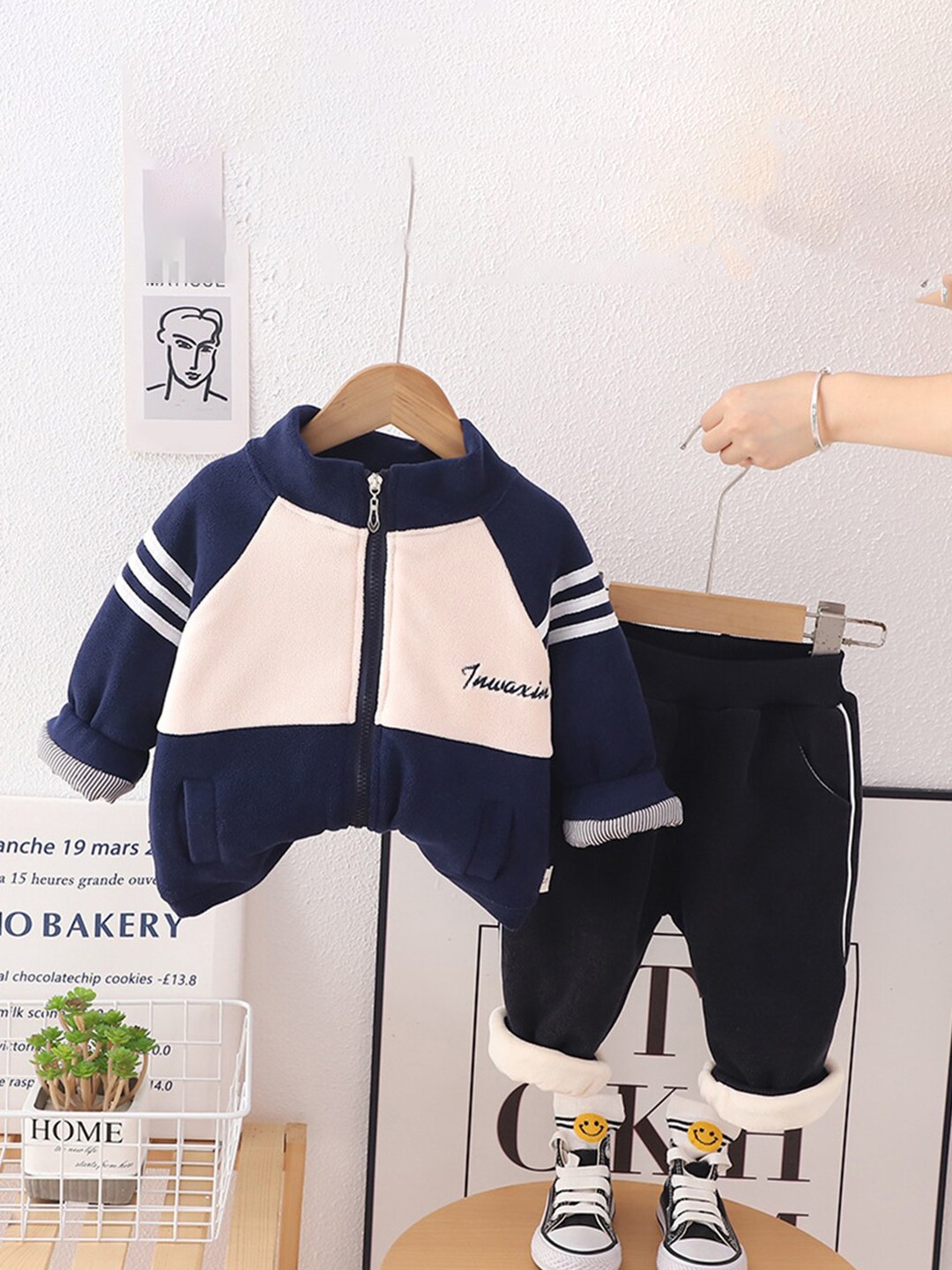 

INCLUD Boys Colourblocked Sweatshirt with Joggers, Navy blue
