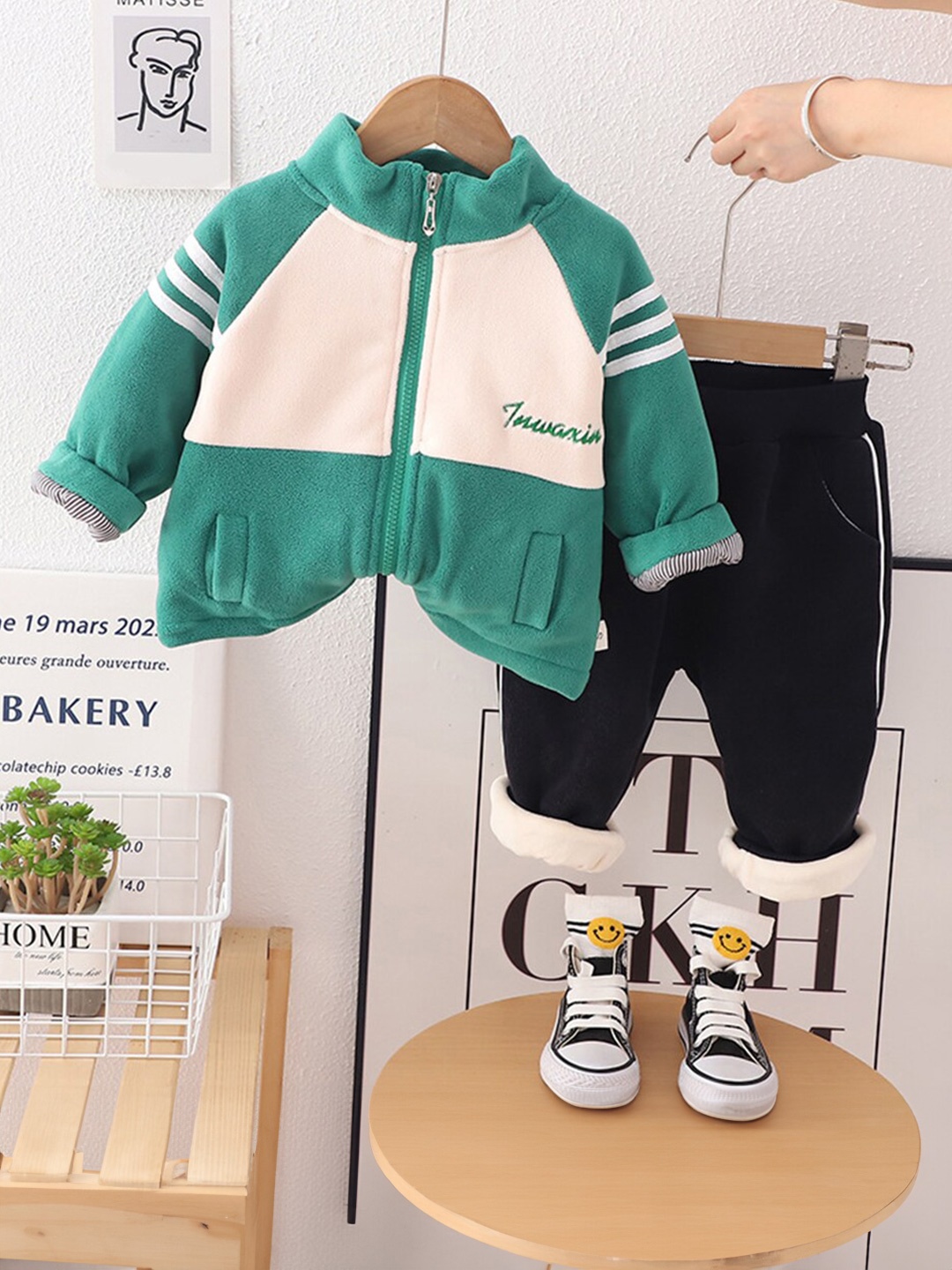 

INCLUD Boys Colourblocked Fleece Sweatshirt & Joggers, Green
