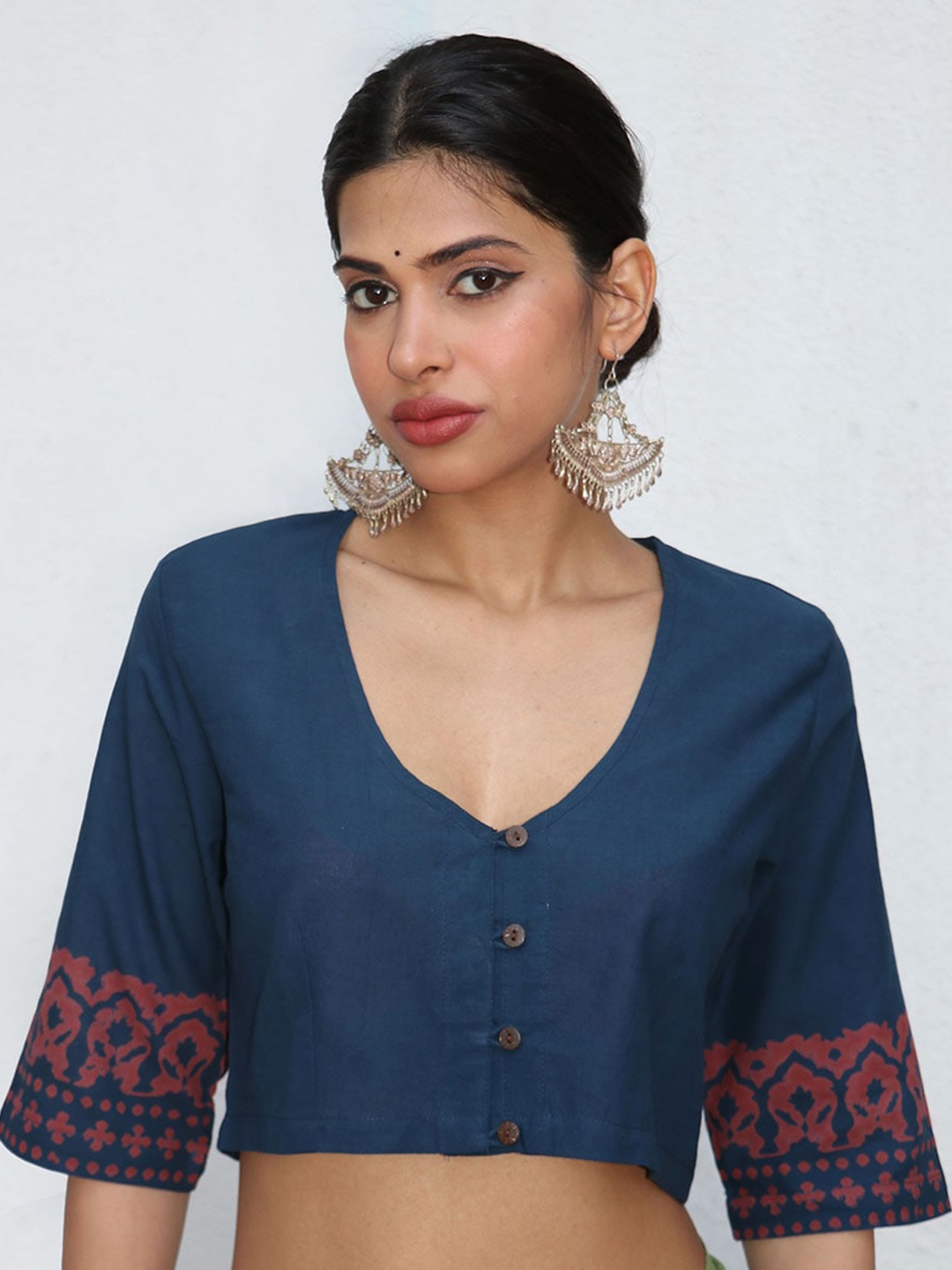 

Chidiyaa Block Printed Cotton Saree Blouse, Navy blue