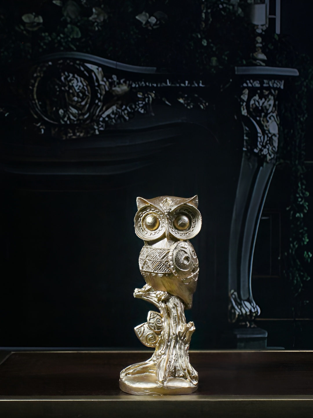 

THE WHITE INK DECOR Gold-Toned Figurine Showpiece