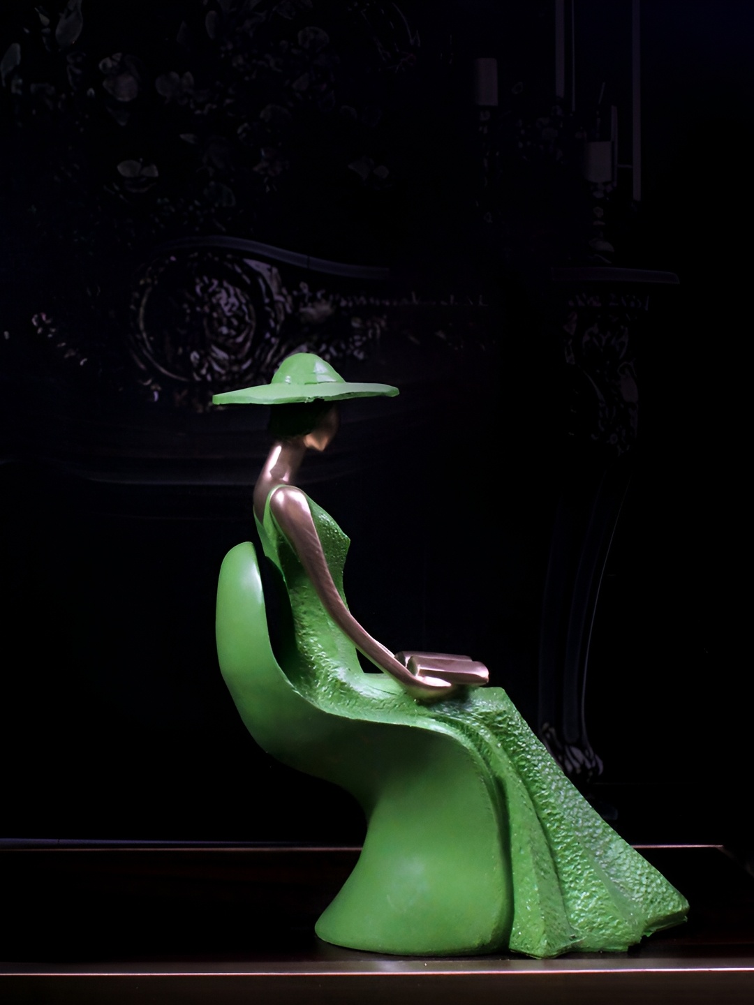 

THE WHITE INK DECOR Green Figurine Medium Showpiece