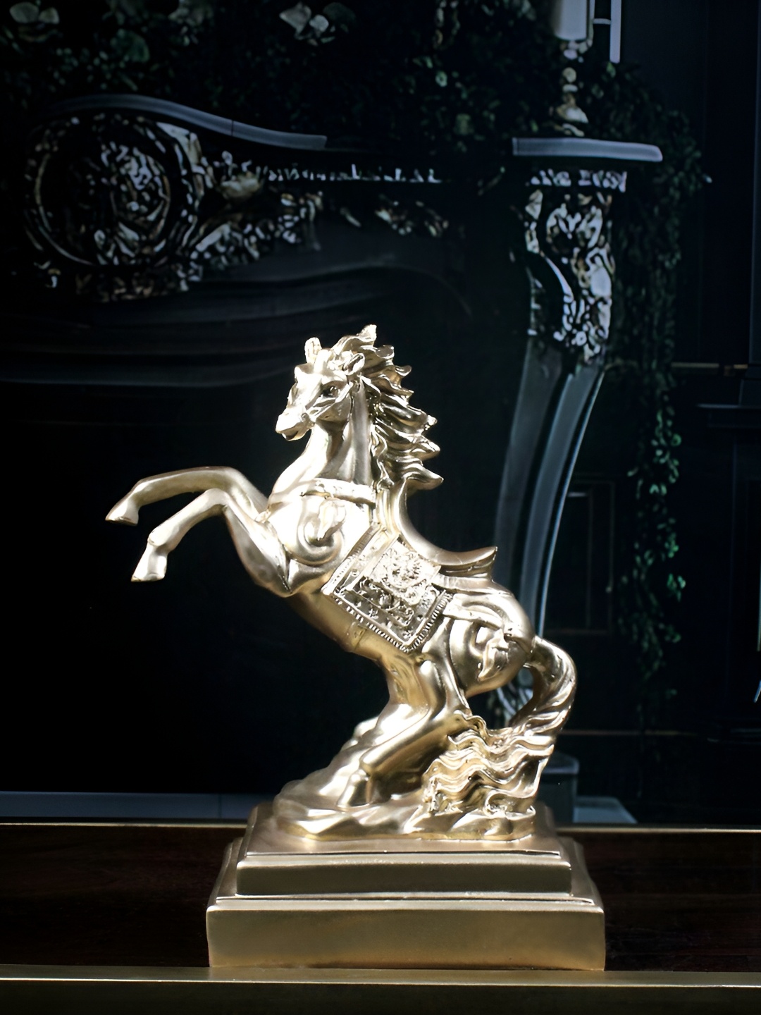 

THE WHITE INK DECOR Gold-Toned Regular Stallion horse Figurine Showpiece