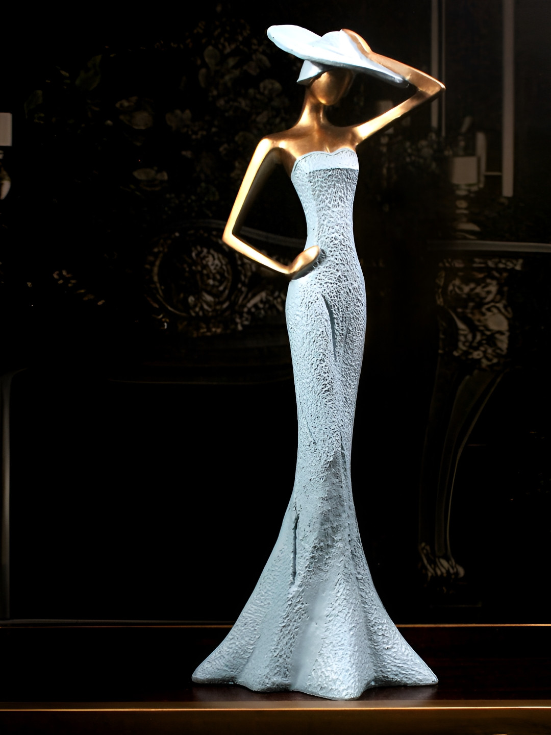 

THE WHITE INK DECOR Blue The Muse's Grace Figurine Showpiece
