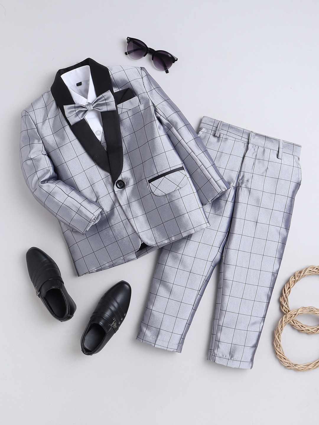 

Jeetethnics Boys Checked Single-Breasted Silk Cotton 5-Piece Party Suit, Grey