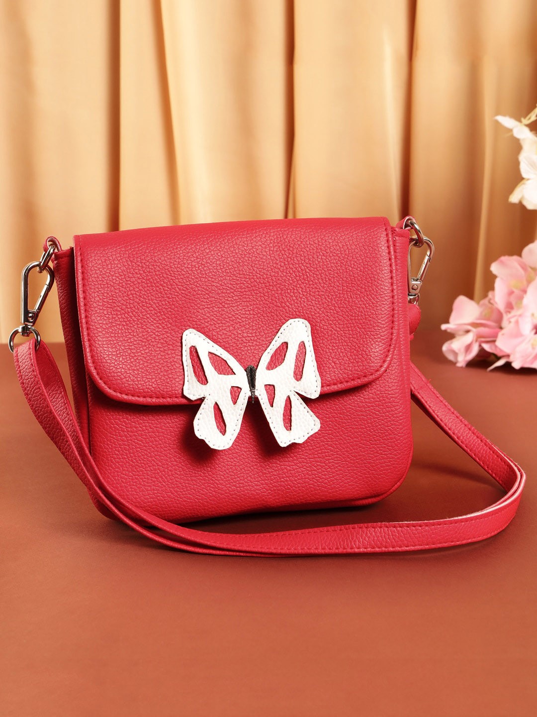

DEEBACO Structured Butterfly Sling Bag, Red
