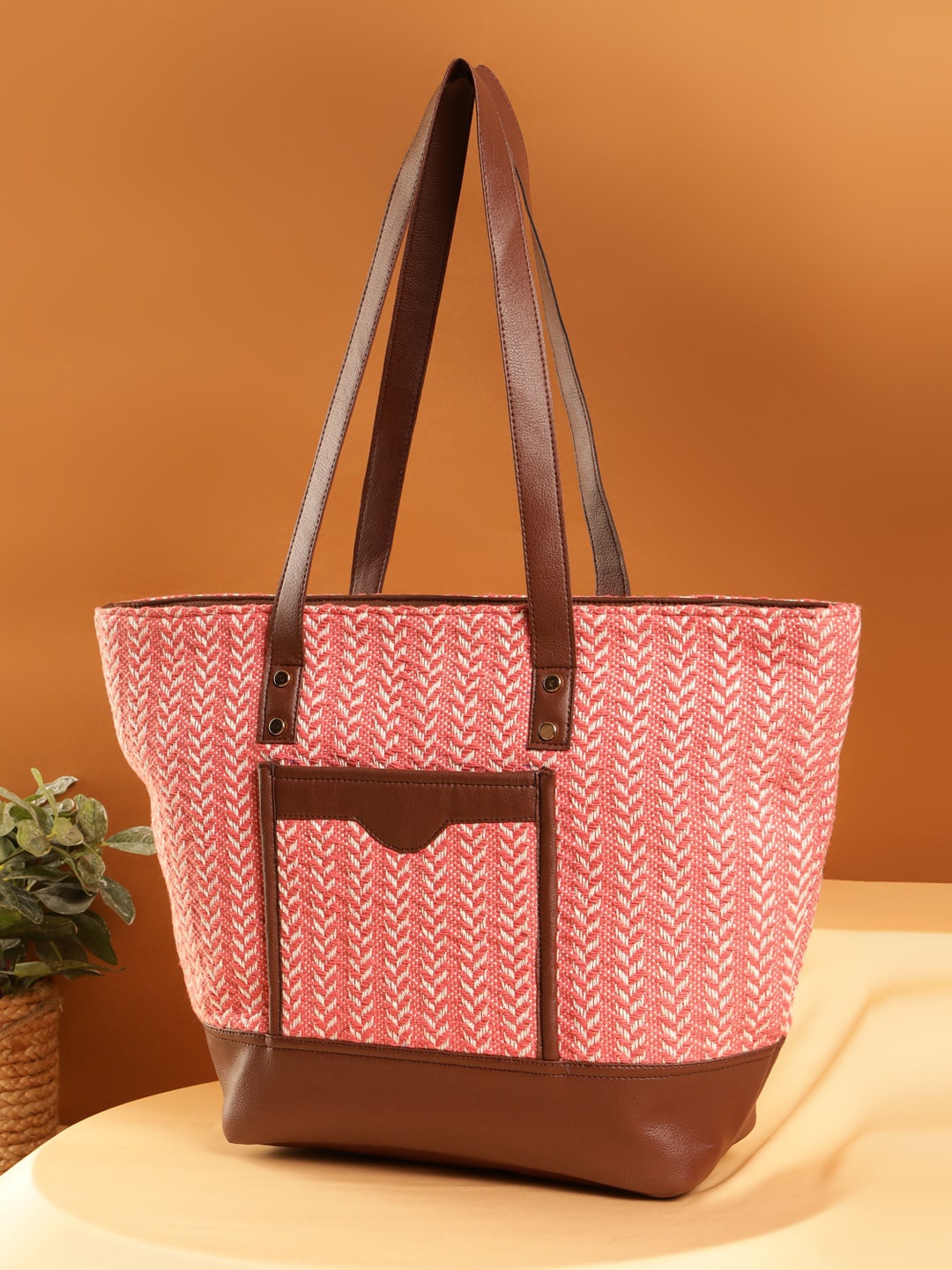 

DEEBACO Self Design Structured Shoulder Bag, Pink