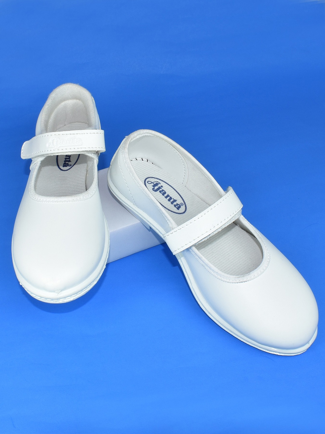 

Ajanta Girls School Slip-On Sneakers, White