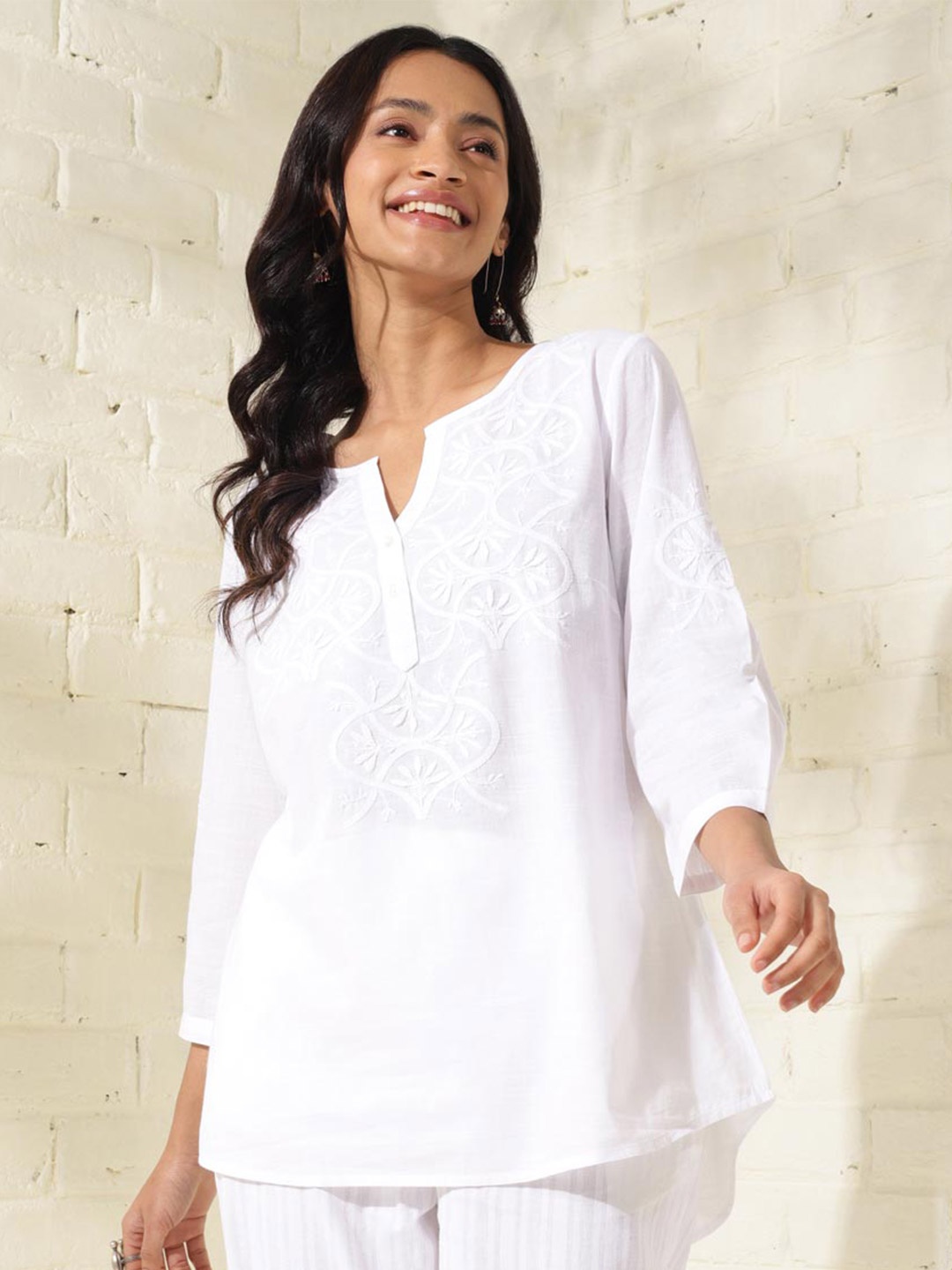 

Fabindia Embroidered Chikankari Notched Neck Cotton Tunic, White