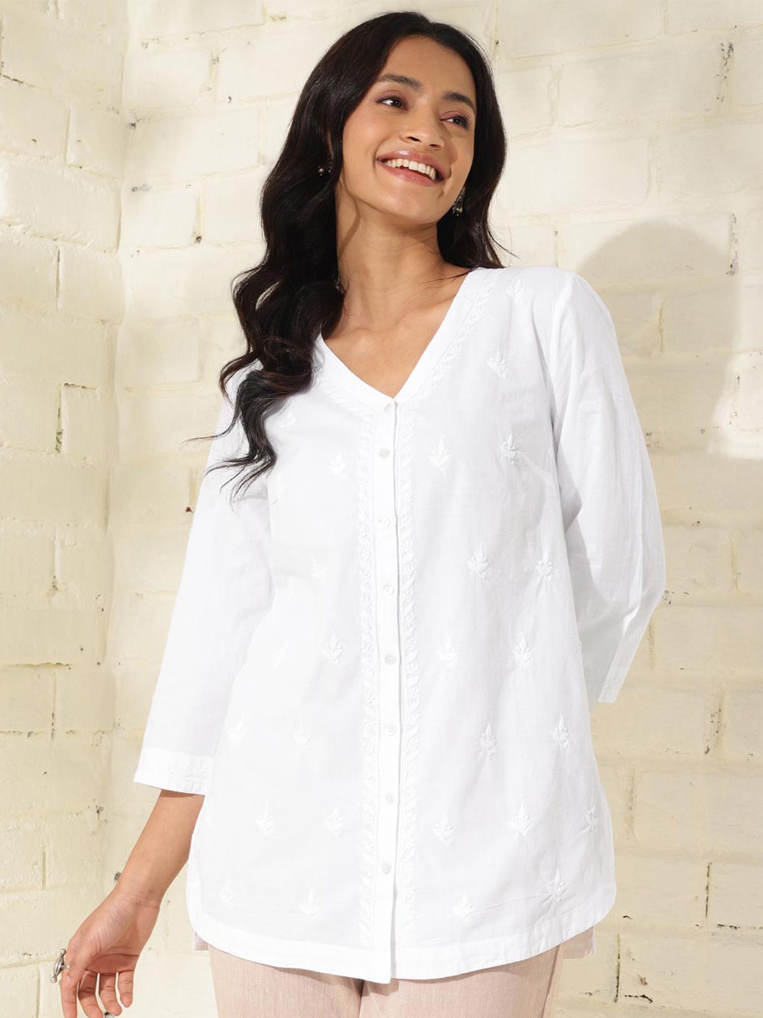 

Fabindia Embroidered Chikankari V-Neck Cotton Tunic, White