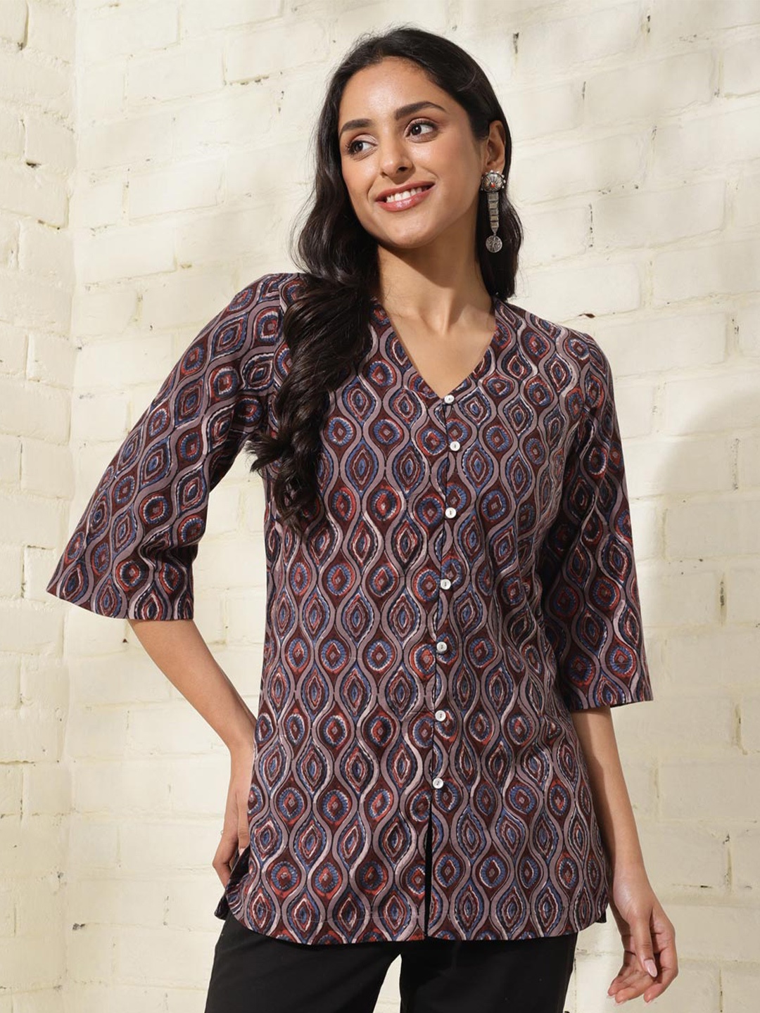 

Fabindia Bagru Printed V-Neck Regular Fit Cotton Tunic, Red