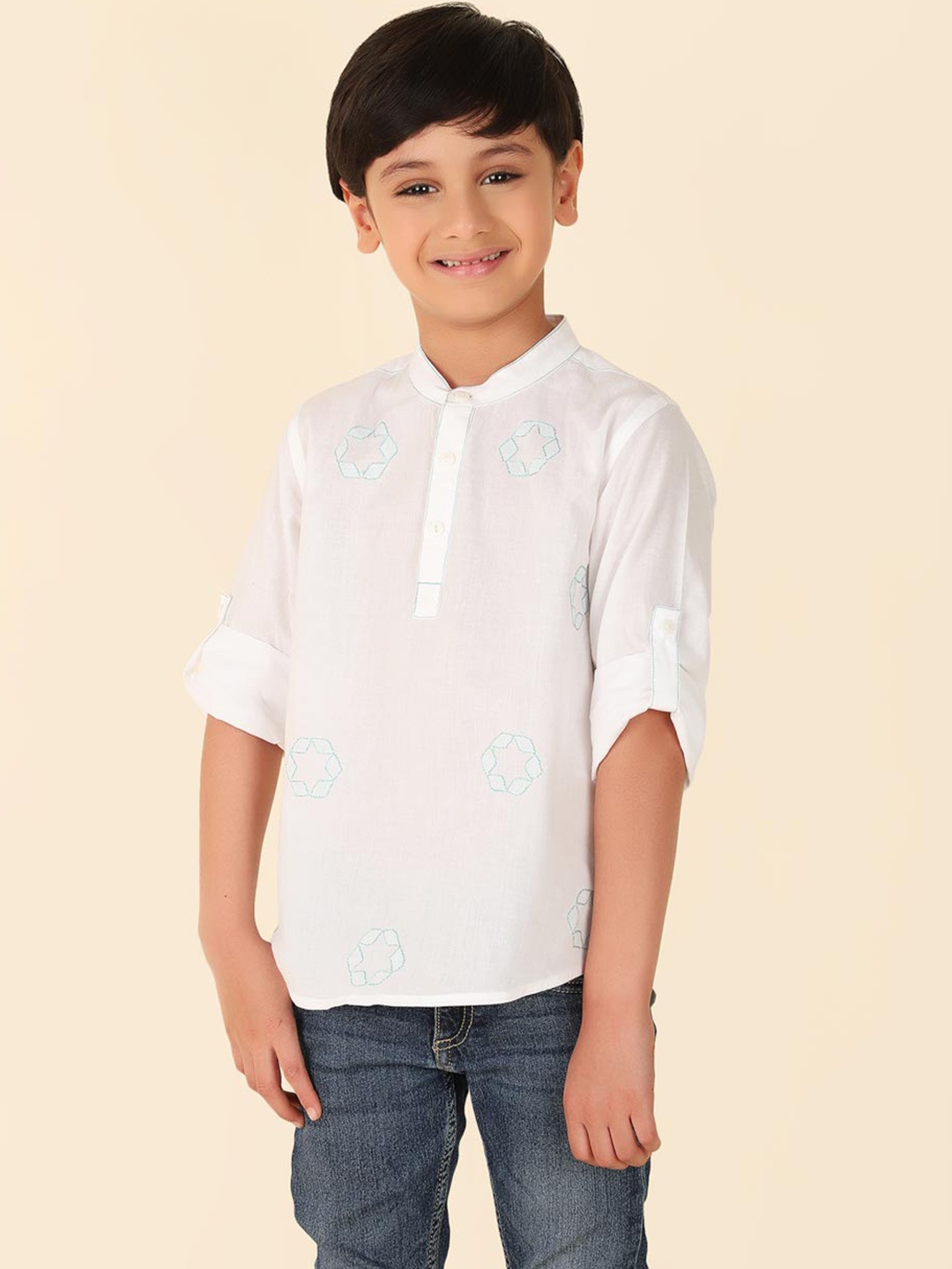 

Fabindia Boys Geometric Embroidered Mandarin Collar Cotton Short Kurta, White
