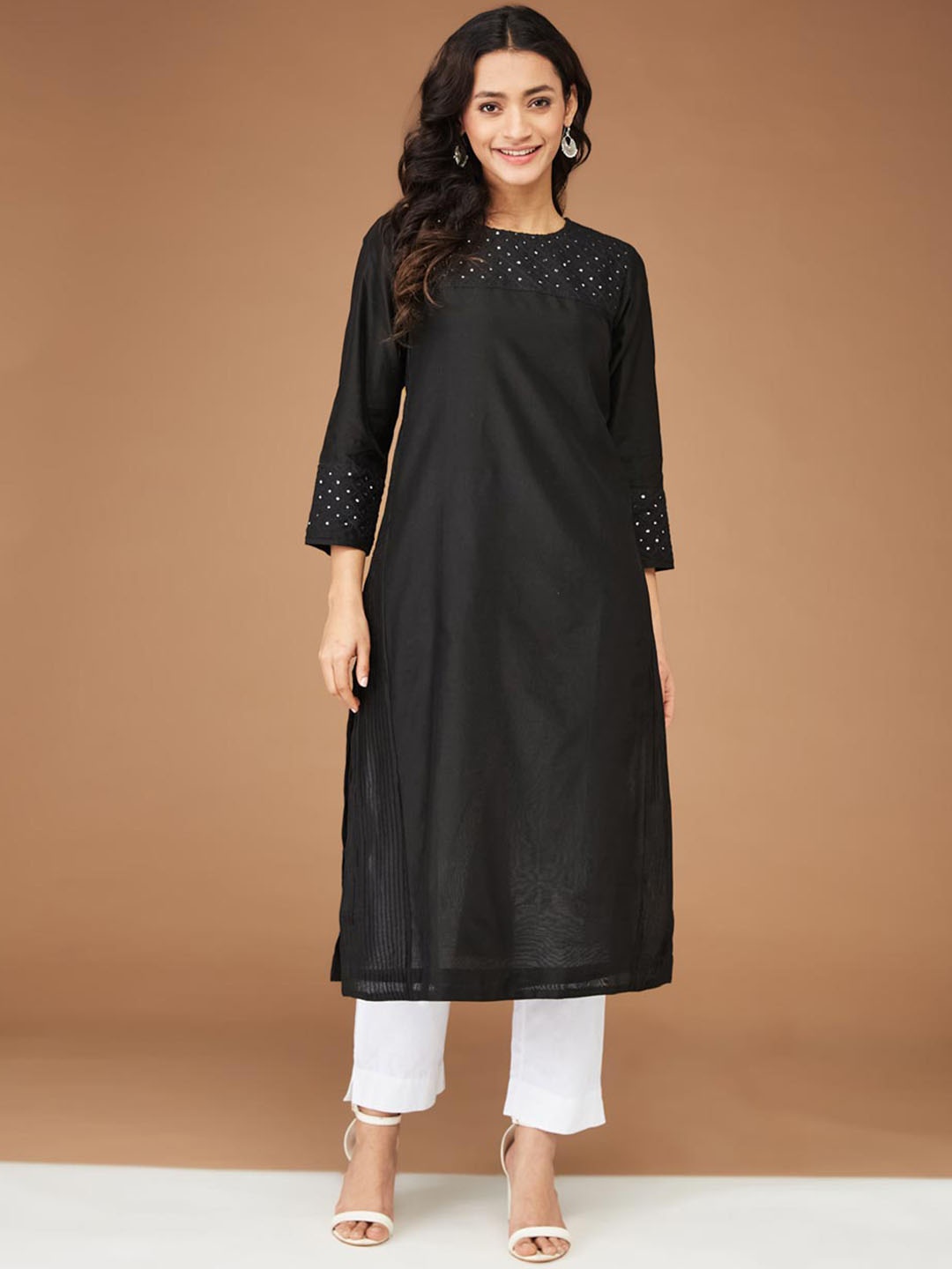 

Fabindia Geometric Yoke Design Chikankari Straight Kurta, Black