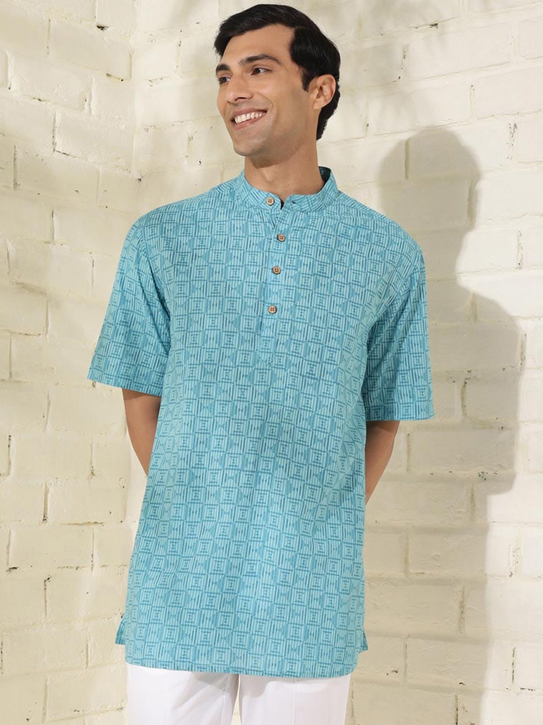 

Fabindia Geometric Printed Mandarin Collar Cotton Short Kurta, Blue
