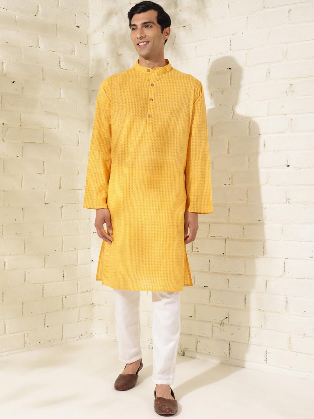 

Fabindia Mandarin Collar Long Sleeves Cotton Kurta, Yellow