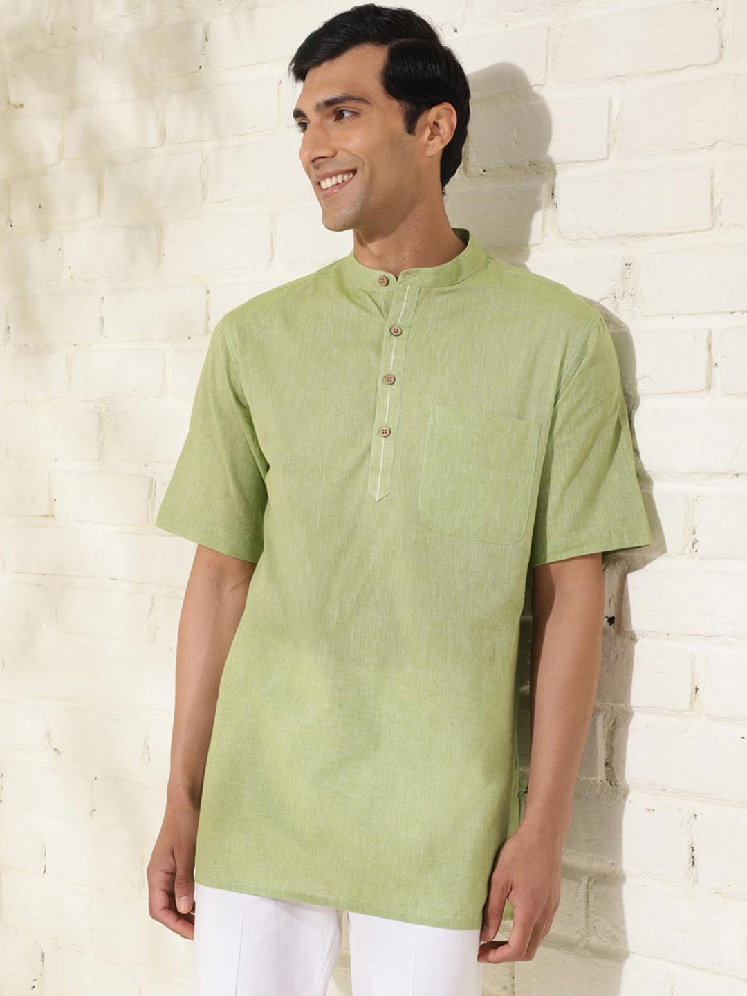

Fabindia Mandarin Collar Short Sleeves Straight Regular Fit Cotton Kurta, Green