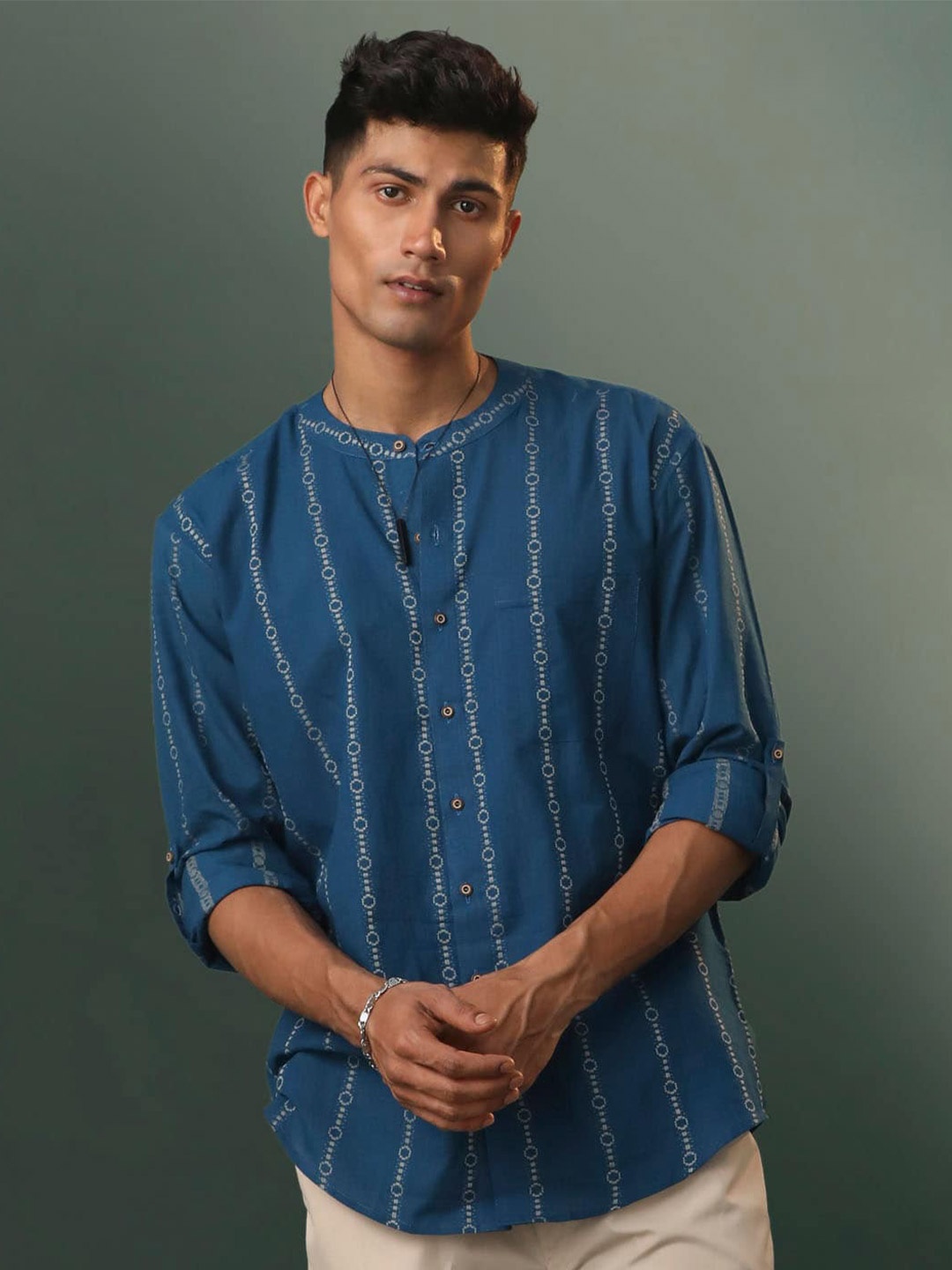 

VASTRAMAY Premium Opaque Geometric Printed Cotton Casual Shirt, Blue