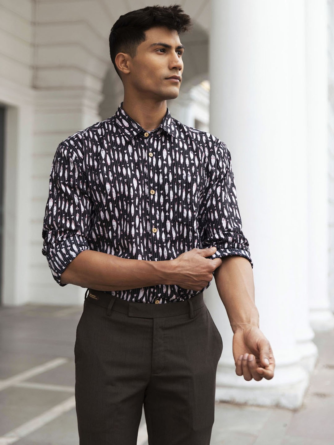 

VASTRAMAY Premium Opaque Abstract Printed Cotton Casual Shirt, Black