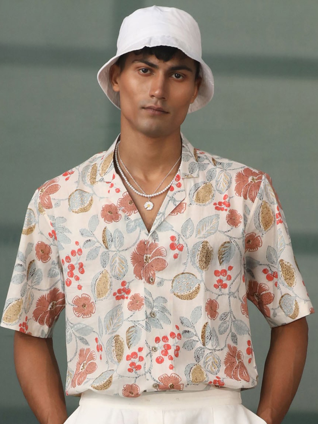 

VASTRAMAY Premium Opaque Floral Printed Cotton Casual Shirt, Cream