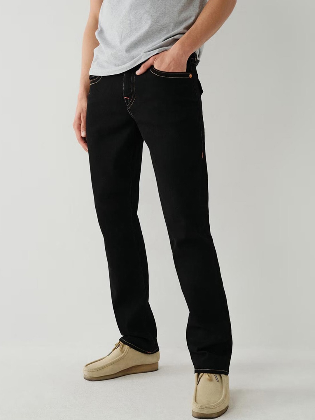 

True Religion Men SN Ricky Straight Fit Black Mid-Rise Solid Jeans