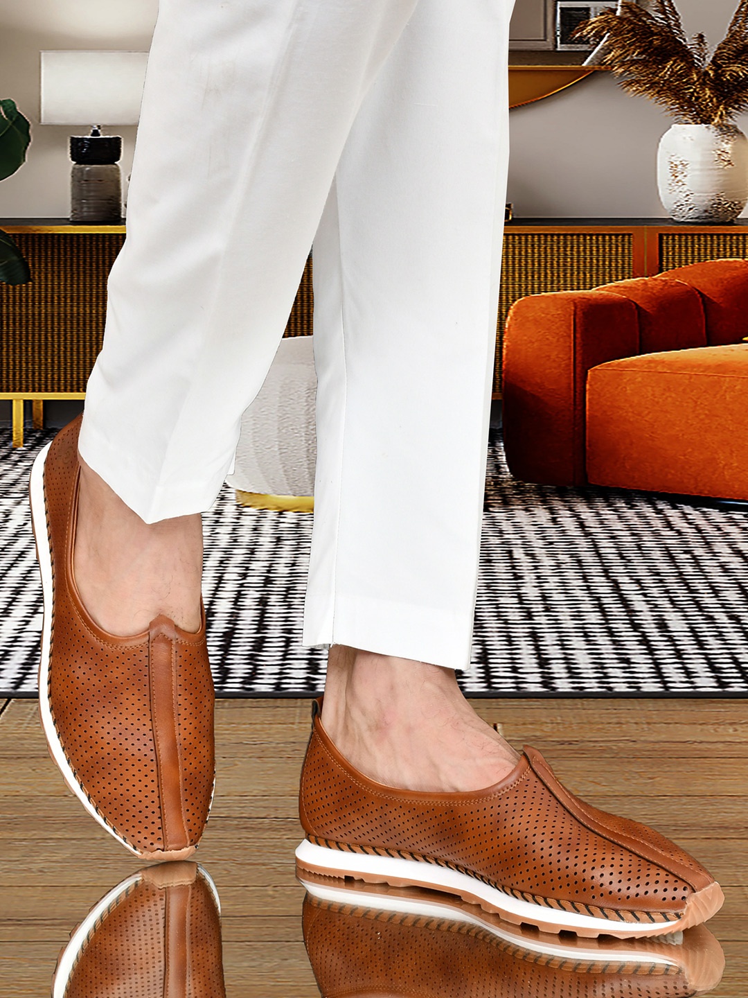 

Big Boon Men Perforated Lightweight Mojaris, Camel brown