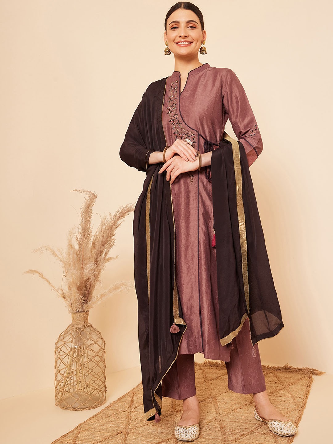 

STADO Mandarin Collar Floral Printed A Line Kurta with Trousers & Dupatta, Pink