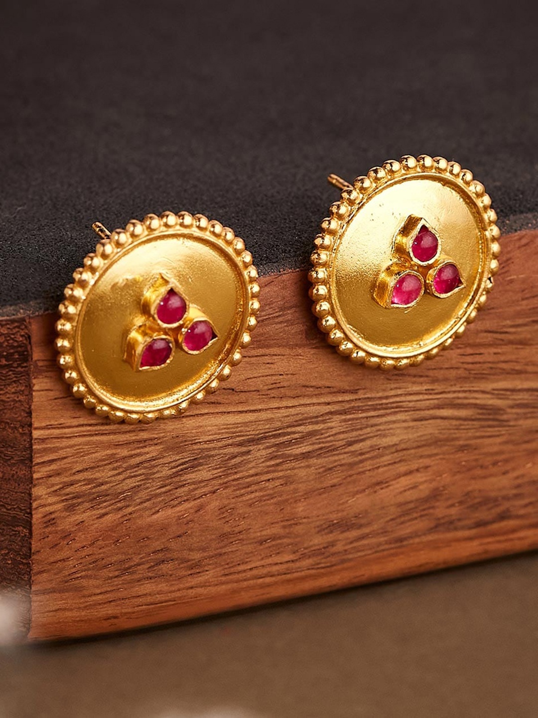 

Fabindia Gold-Plated 92.5 Sterling Silver Circular Shaped Stud Earrings