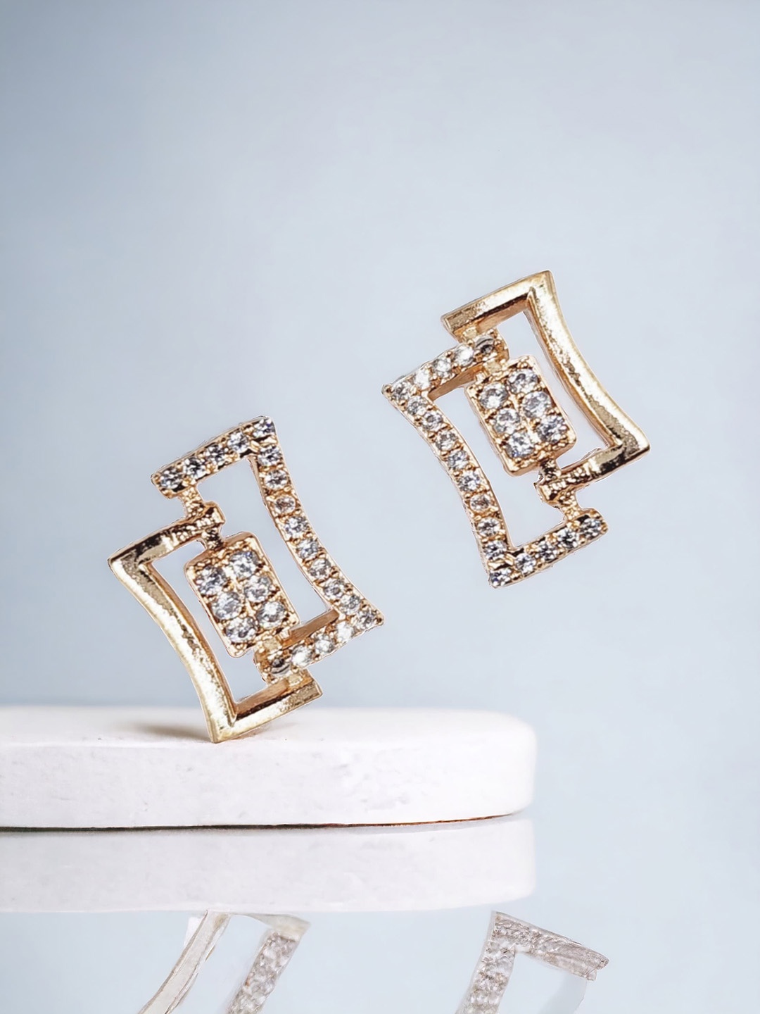 

DressBerry Rose Gold-Plated Geometric Studs Earrings