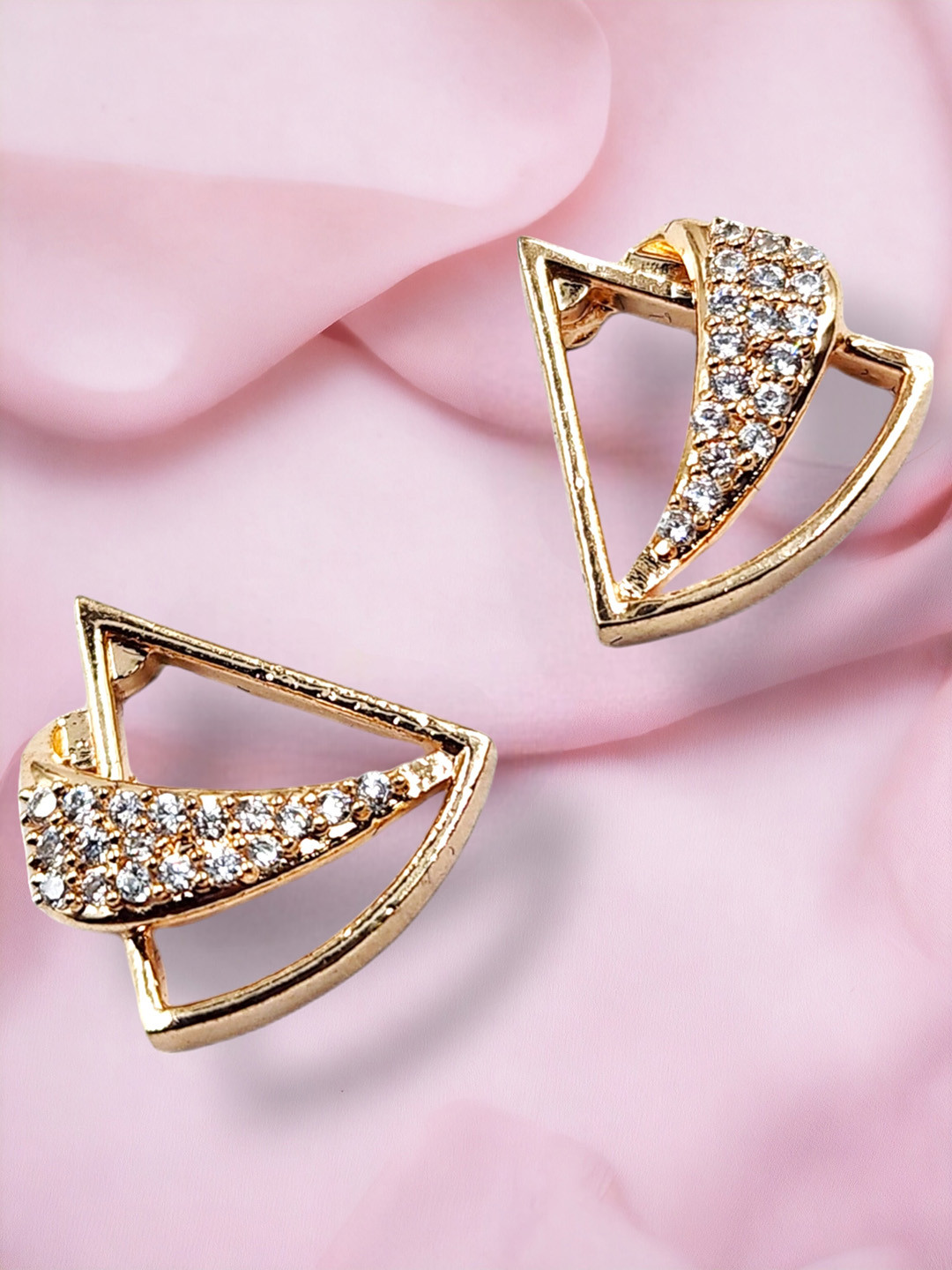 

DressBerry Rose Gold-Plated Triangular Studs Earrings