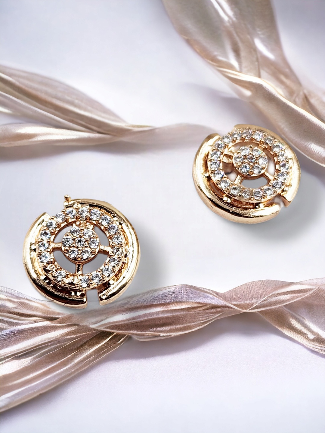 

DressBerry Rose Gold-Plated Circular Studs Earrings
